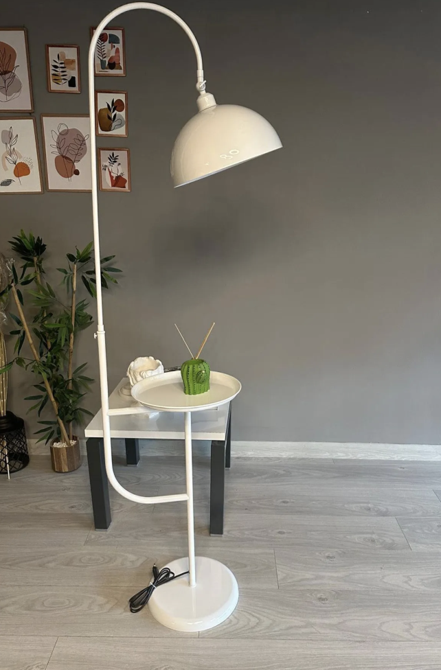 Beyaz Lambader Hareketli Başlık Sehpalı Modern Dekoratif Metal Oturma Odası Çalışma Odası