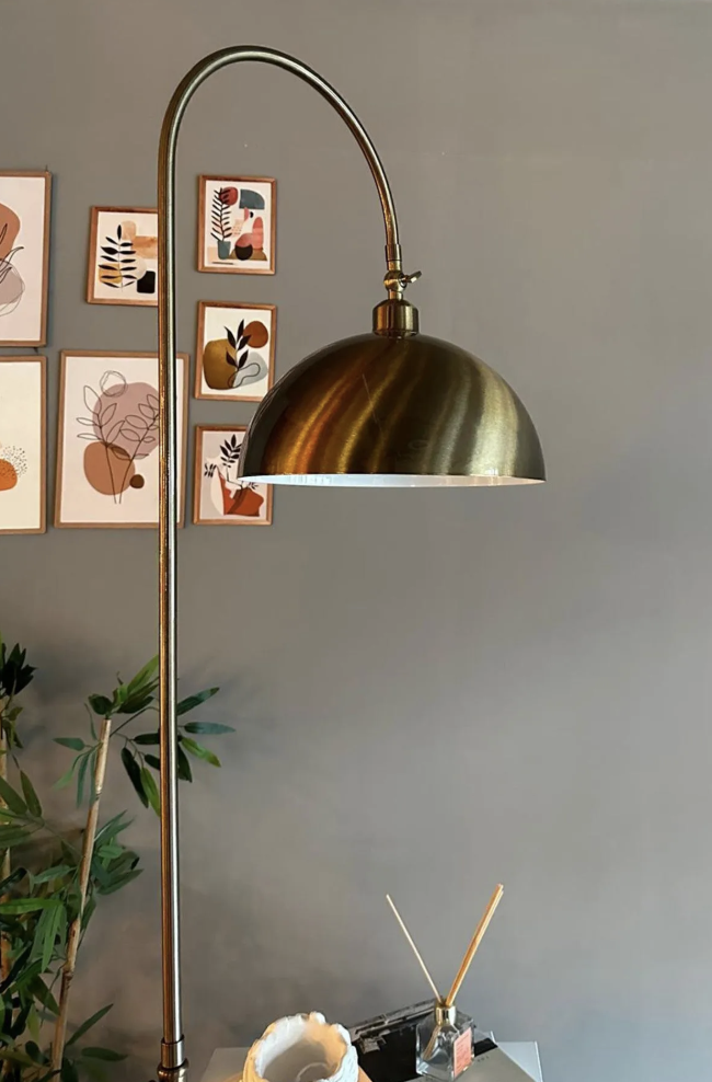 Eskitme Lambader Hareketli Başlık Modern Dekoratif Metal Oturma Odası Çalışma Odası Zemin Lambası