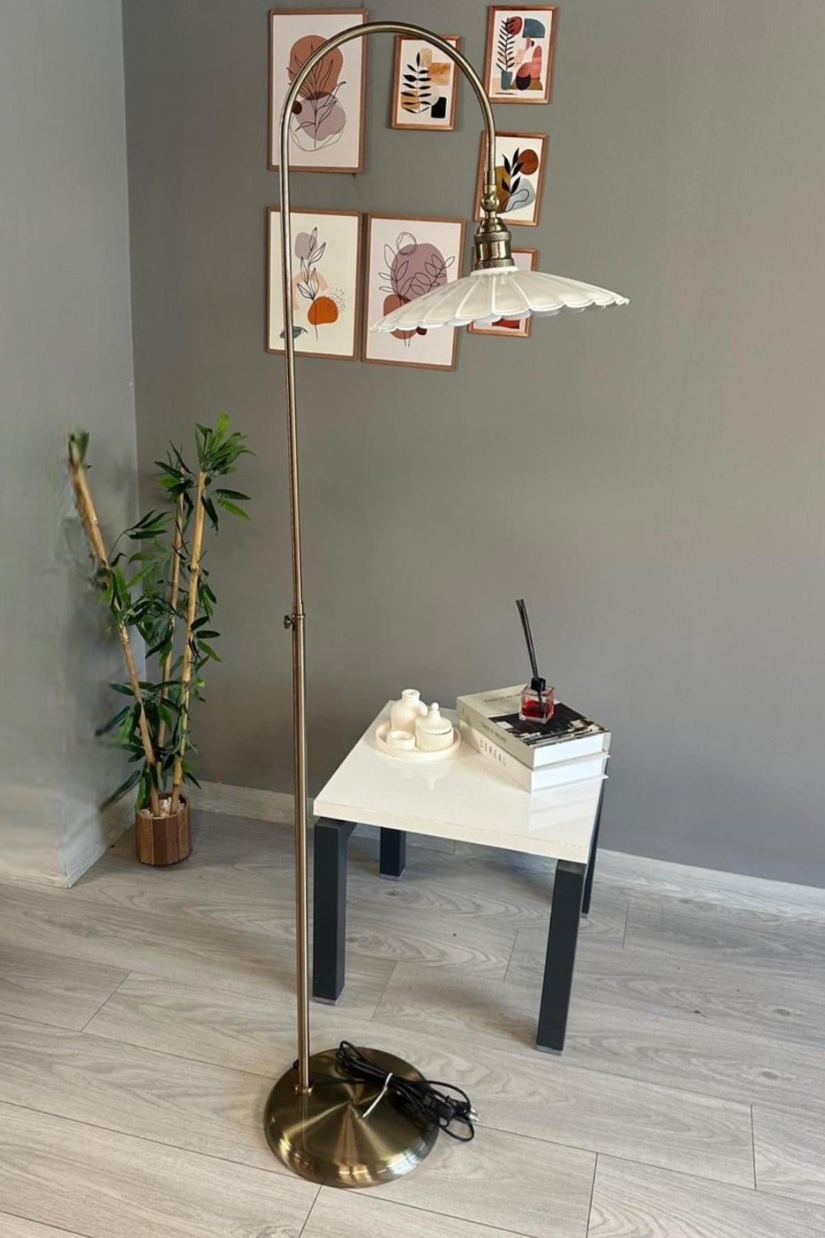 Flower Lambader Beyaz Lale Başlık Modern Dekoratif Metal Oturma Odası Çalışma Odası