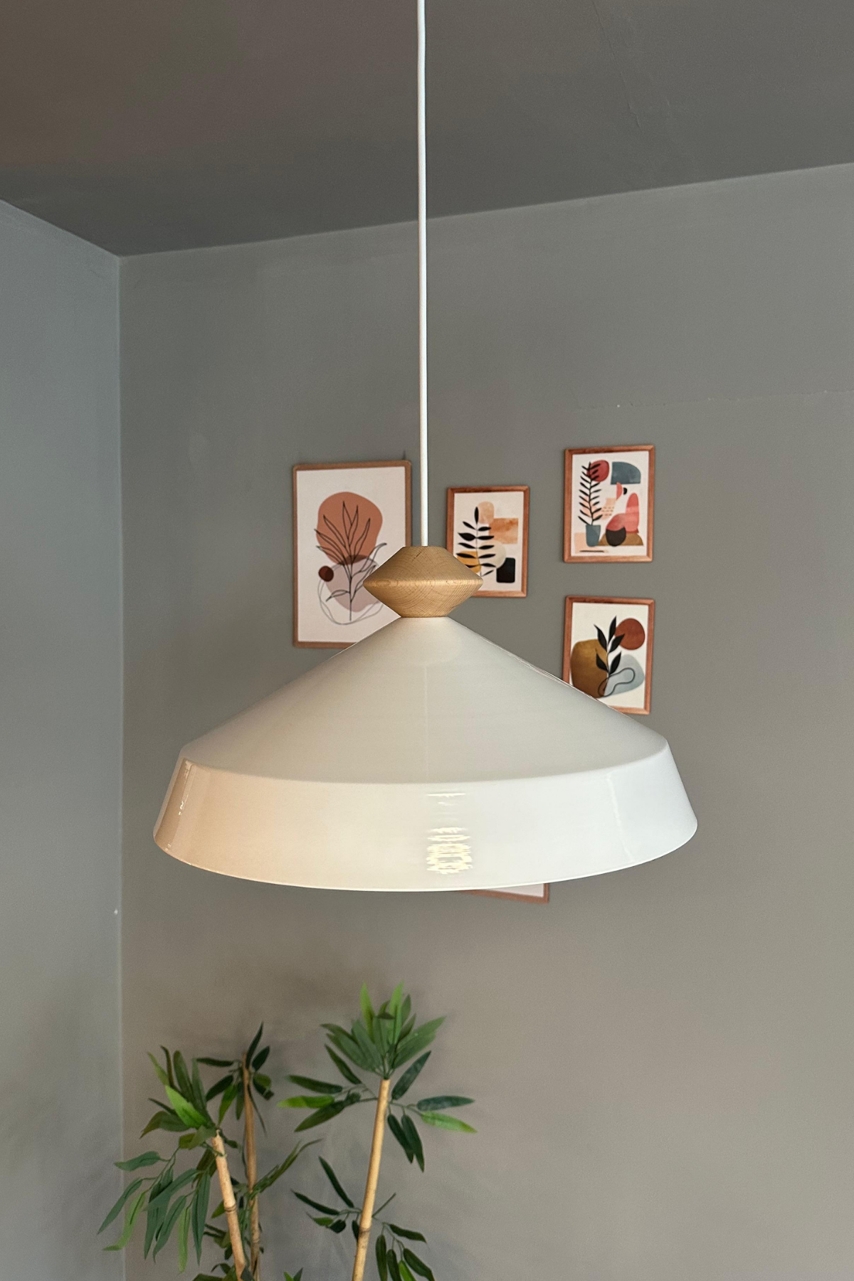 Lema Beyaz Tekli Avize Ahşap Topaç Başlık Sarkıt Lamba Restoran Cafe Salon Avizeleri