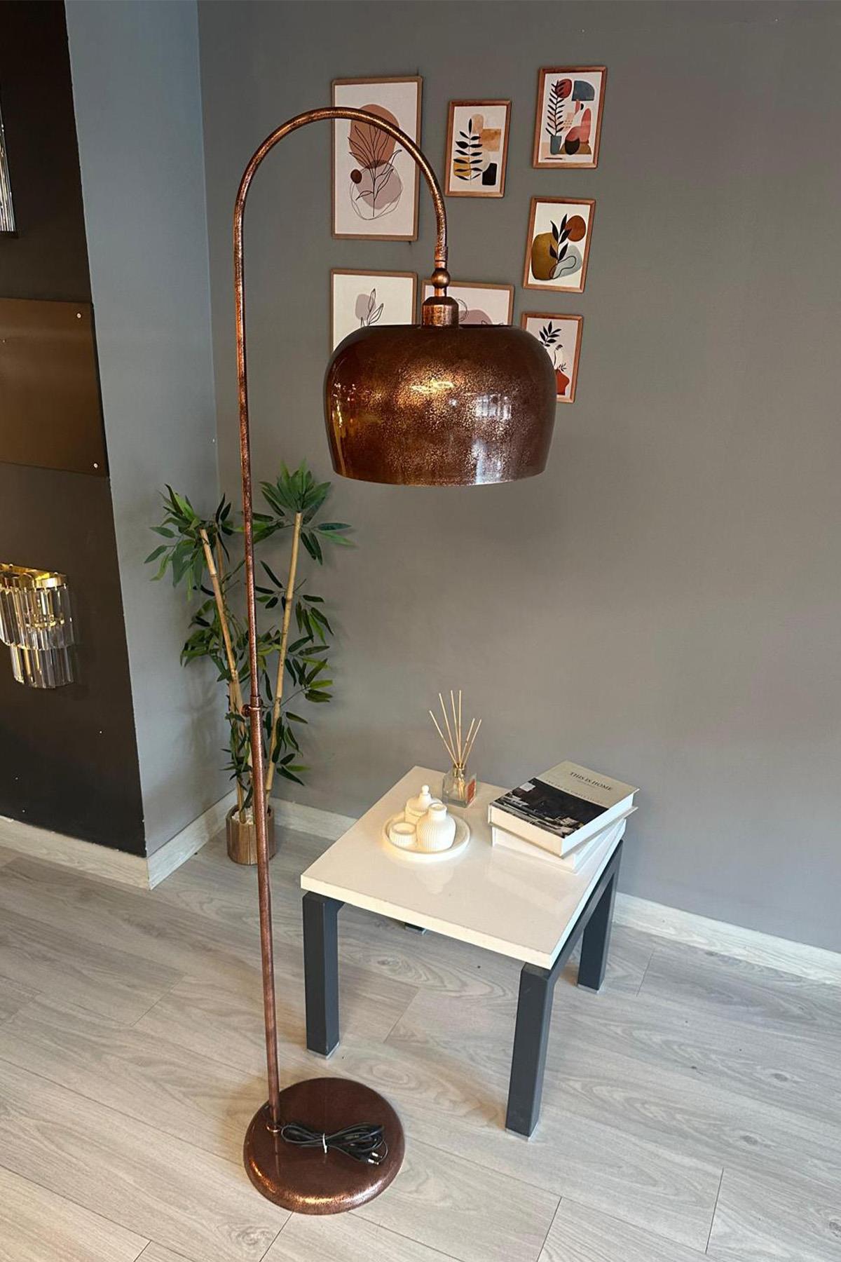 Patina Lambader Hareketli Başlık Modern Dekoratif Metal Oturma Odası Çalışma Odası Zemin Lambası
