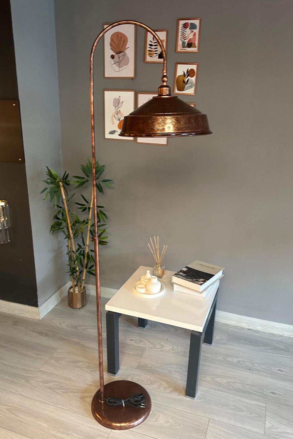 Patina Lambader Modern Dekoratif Metal Oturma Odası Çalışma Odası Zemin Lambası