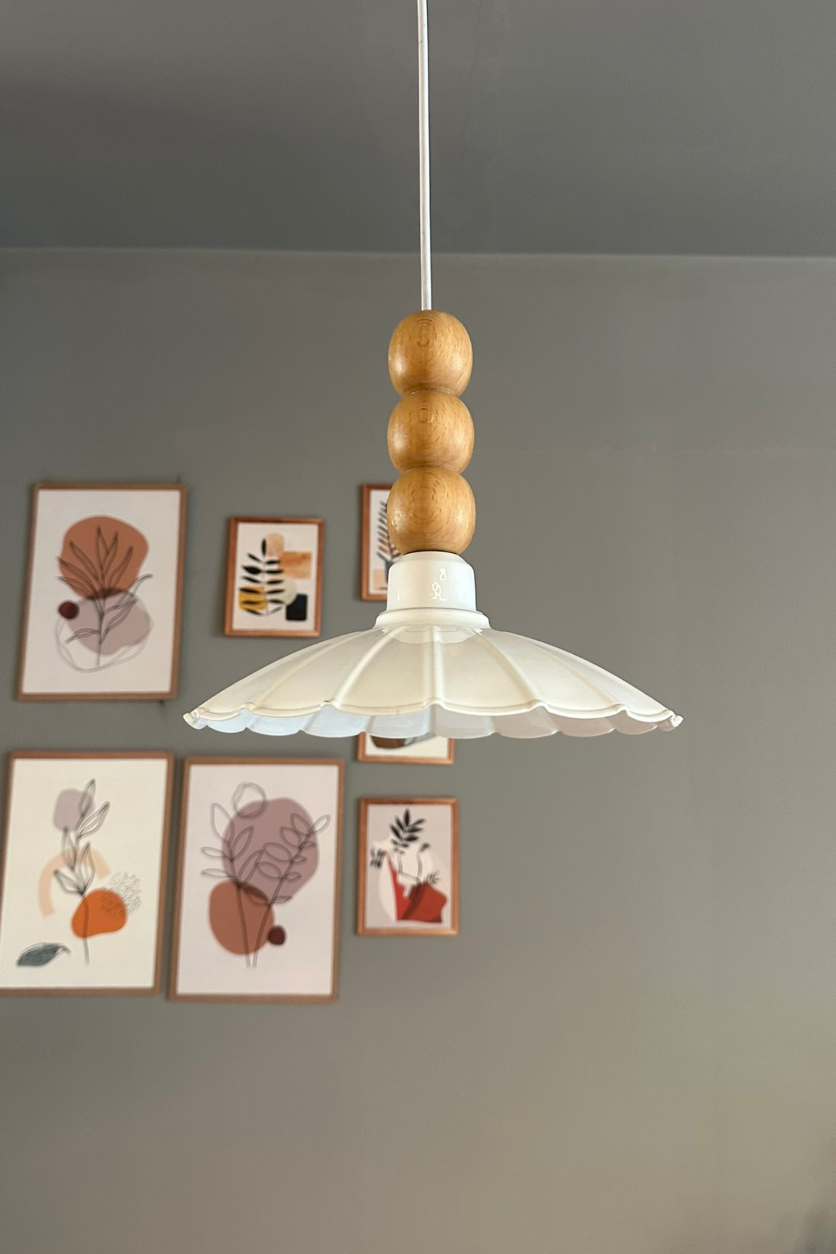 Risso Beyaz Tekli Metal Avize Ahşap Üç Boncuk Cafe Mutfak Modern Dekoratif Sarkıt Aydınlatma