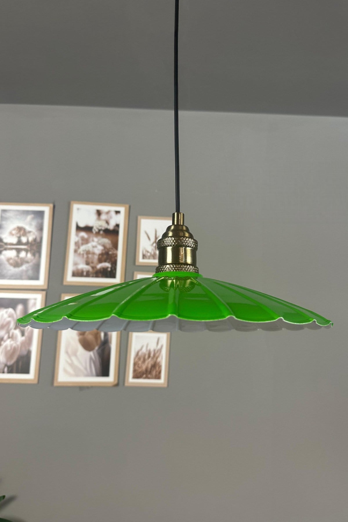 Risso Fıstık Yeşili Metal Büyük Avize Lale Başlık Tekli Rustik Cafe Modern Sarkıt Aydınlatma