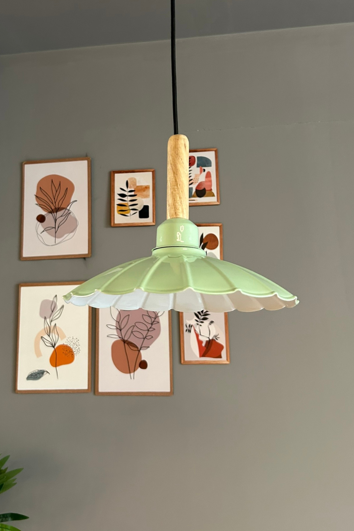 Risso Mint Tekli Metal Avize Ahşap Başlık Cafe Mutfak Modern Dekoratif Sarkıt Aydınlatma