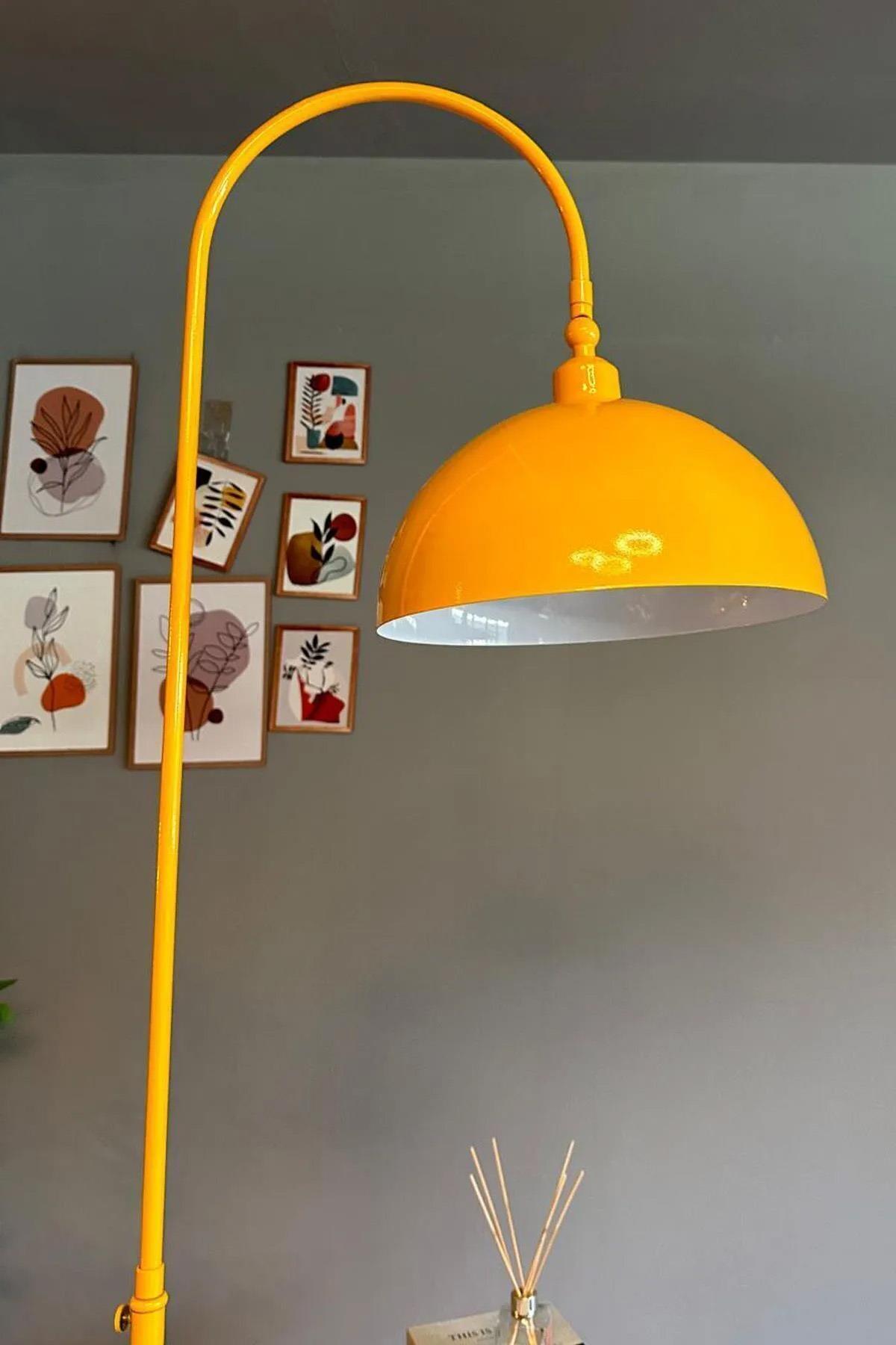 Sarı Lambader Hareketli Başlık Modern Dekoratif Metal Oturma Odası Çalışma Odası Zemin Lambası