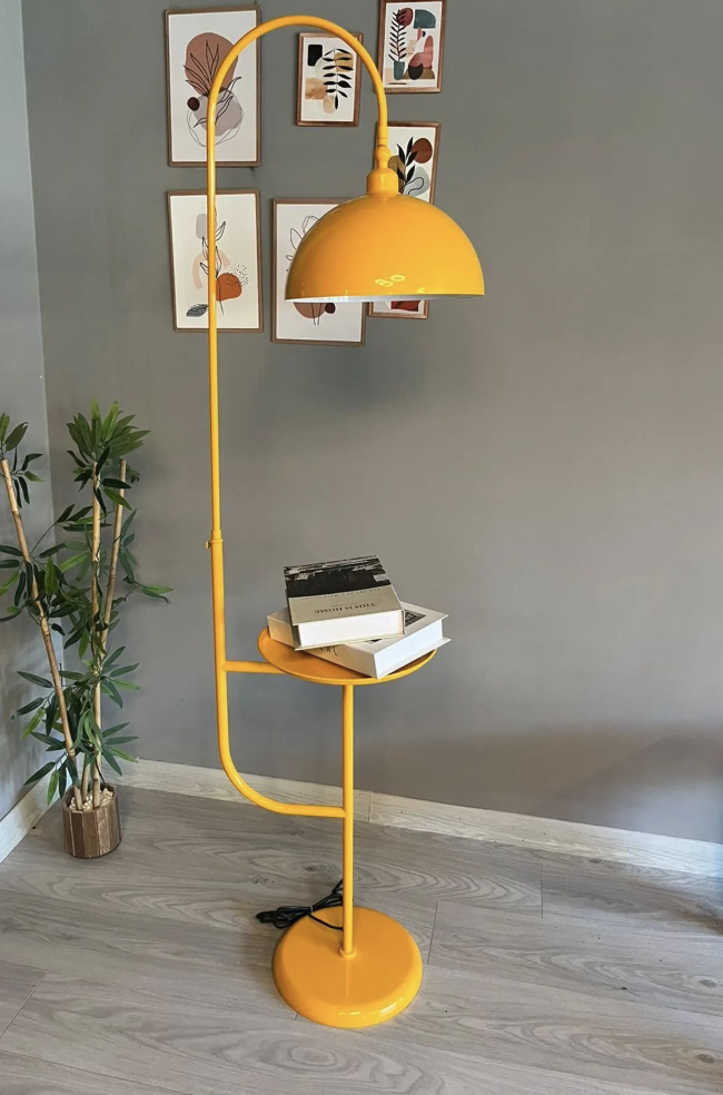 Sarı Lambader Hareketli Başlık Sehpalı Modern Dekoratif Metal Oturma Odası Çalışma Odası