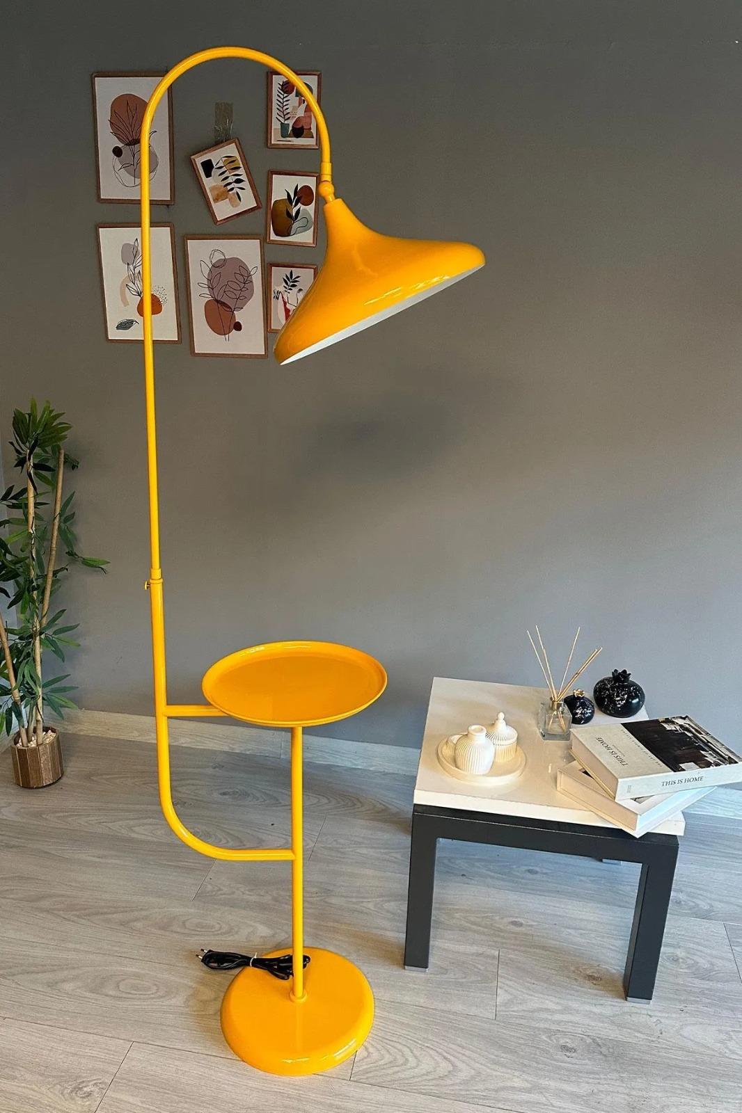 Sarı Lambader Hareketli Başlık Sehpalı Modern Dekoratif Metal Oturma Odası Çalışma Odası