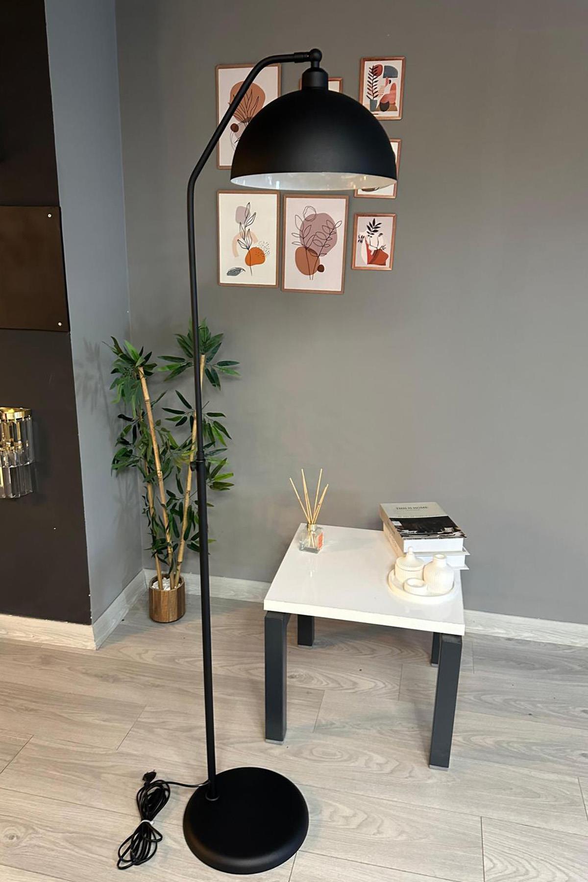 Siyah Lambader Hareketli Başlık Modern Dekoratif Metal Oturma Odası Çalışma Odası Zemin Lambası