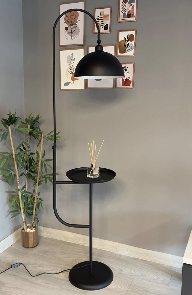 Siyah Lambader Hareketli Başlık Sehpalı Modern Dekoratif Metal Oturma Odası Çalışma Odası