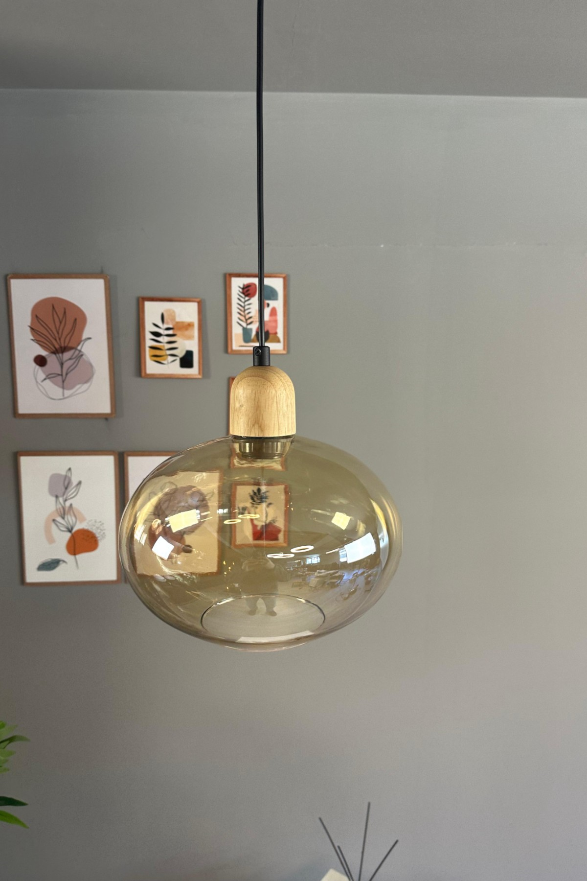 Solvia Cam Bal Rengi Tekli Avize Kalın Ahşap Kafa Başlık Retro Sarkıt Lamba Salon Aydınlatma