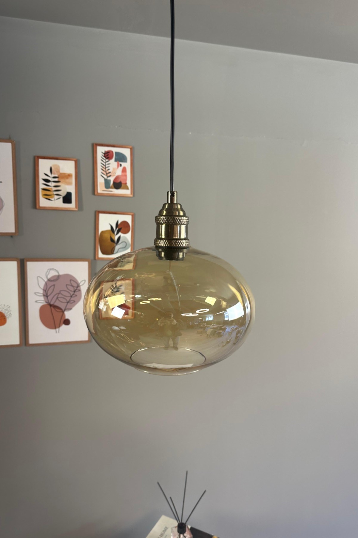 Solvia Cam Bal Rengi Tekli Avize Lale Başlık Retro Sarkıt Lamba Salon Aydınlatma