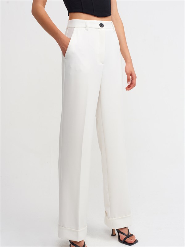 Kadın Beyaz Duble Paça Orta Bel Pantolon 70513