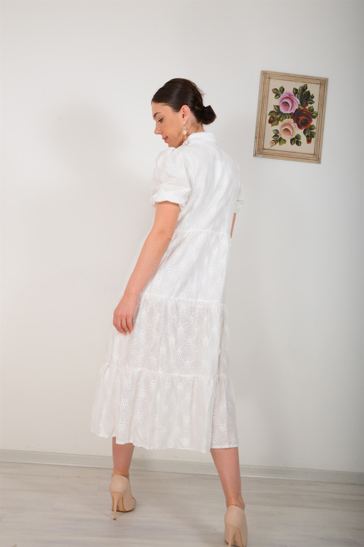 Kadın Beyaz Uzun Fistolu Düğmeli Elbise 3726