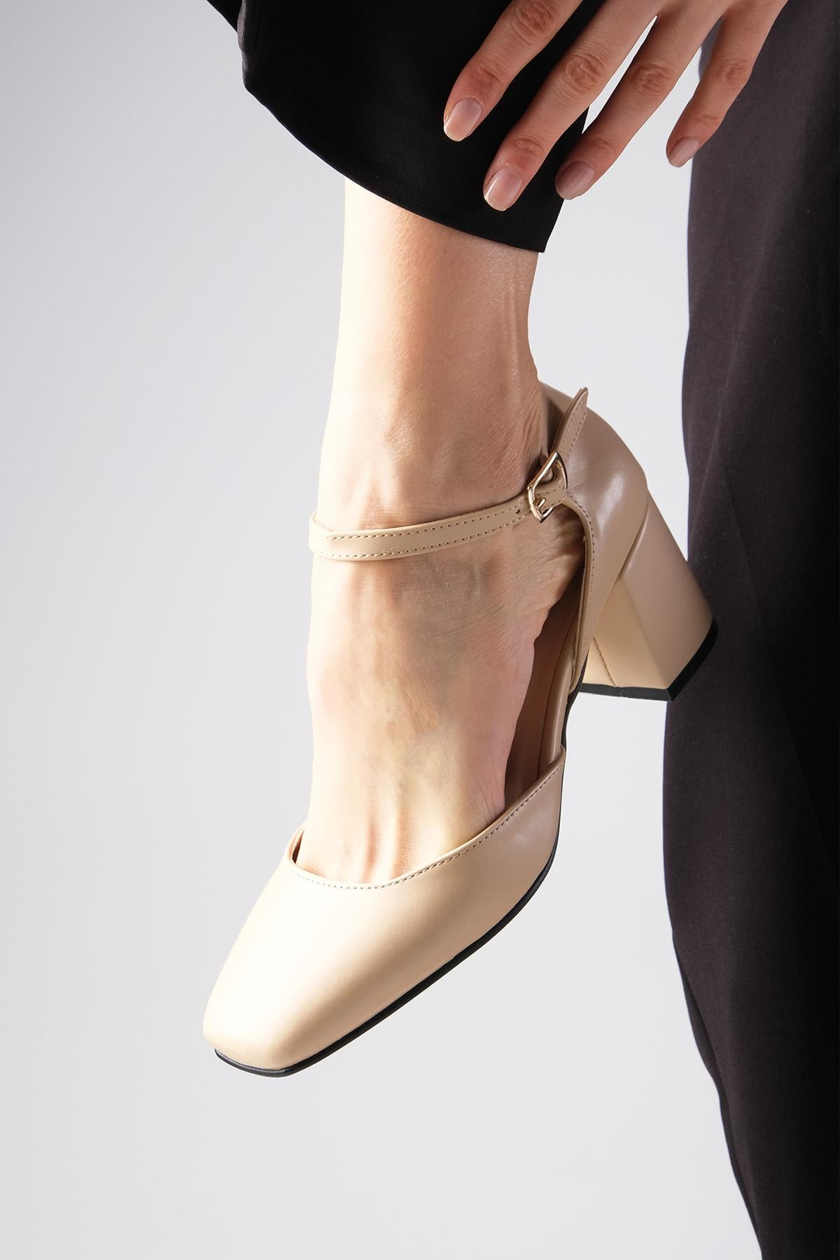 Anna Nude Blunt Toe Heels