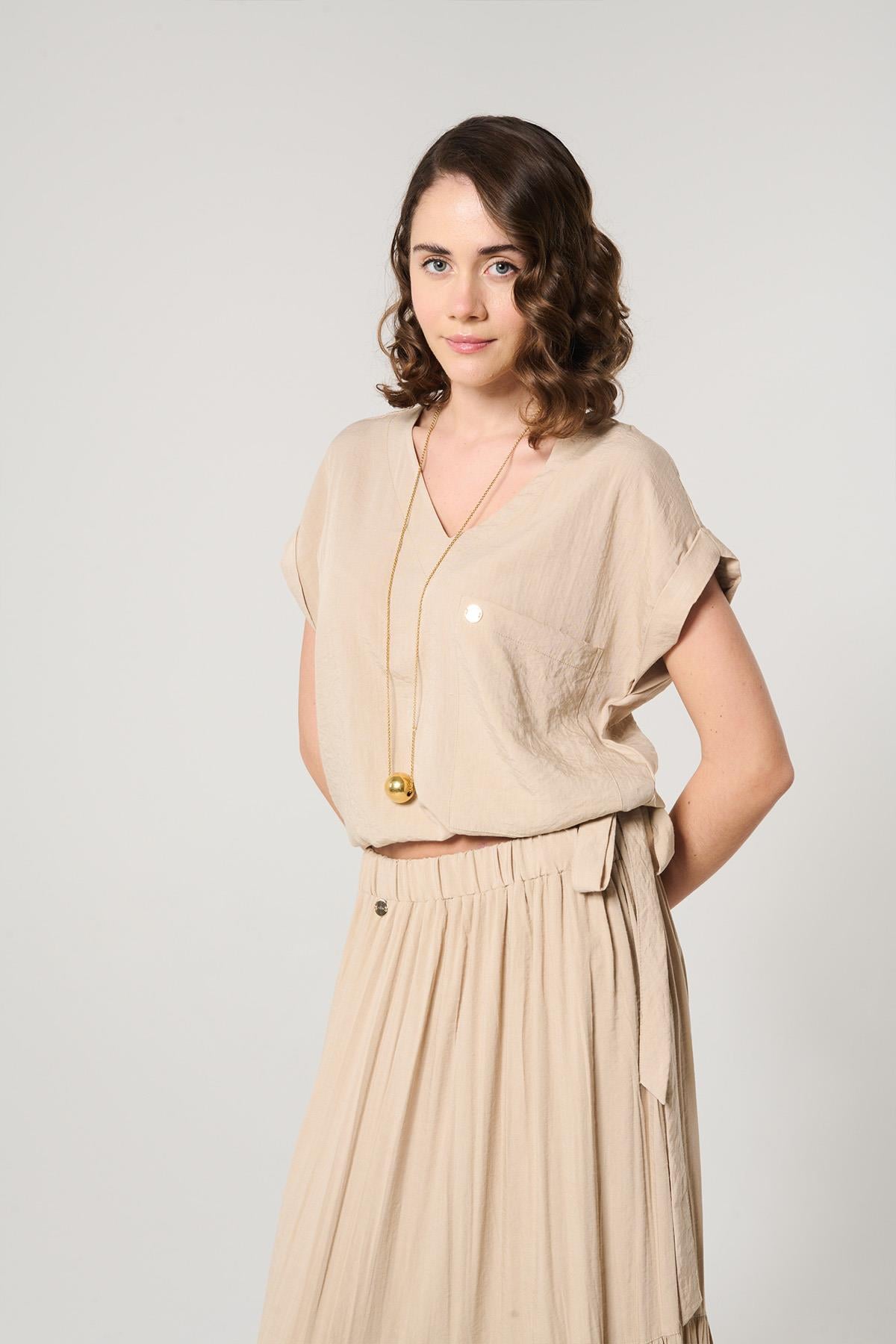 Bej Renk Kare Cepli Bluz