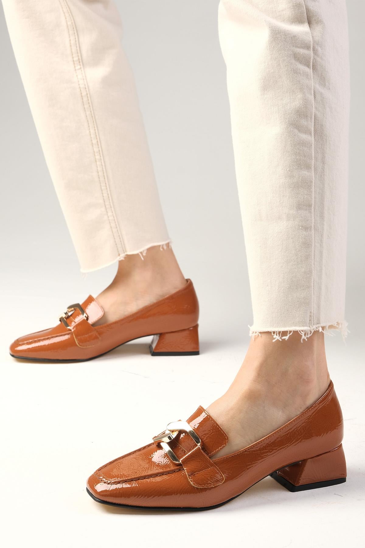 Carolyn Tan Patent Leather Short Heels