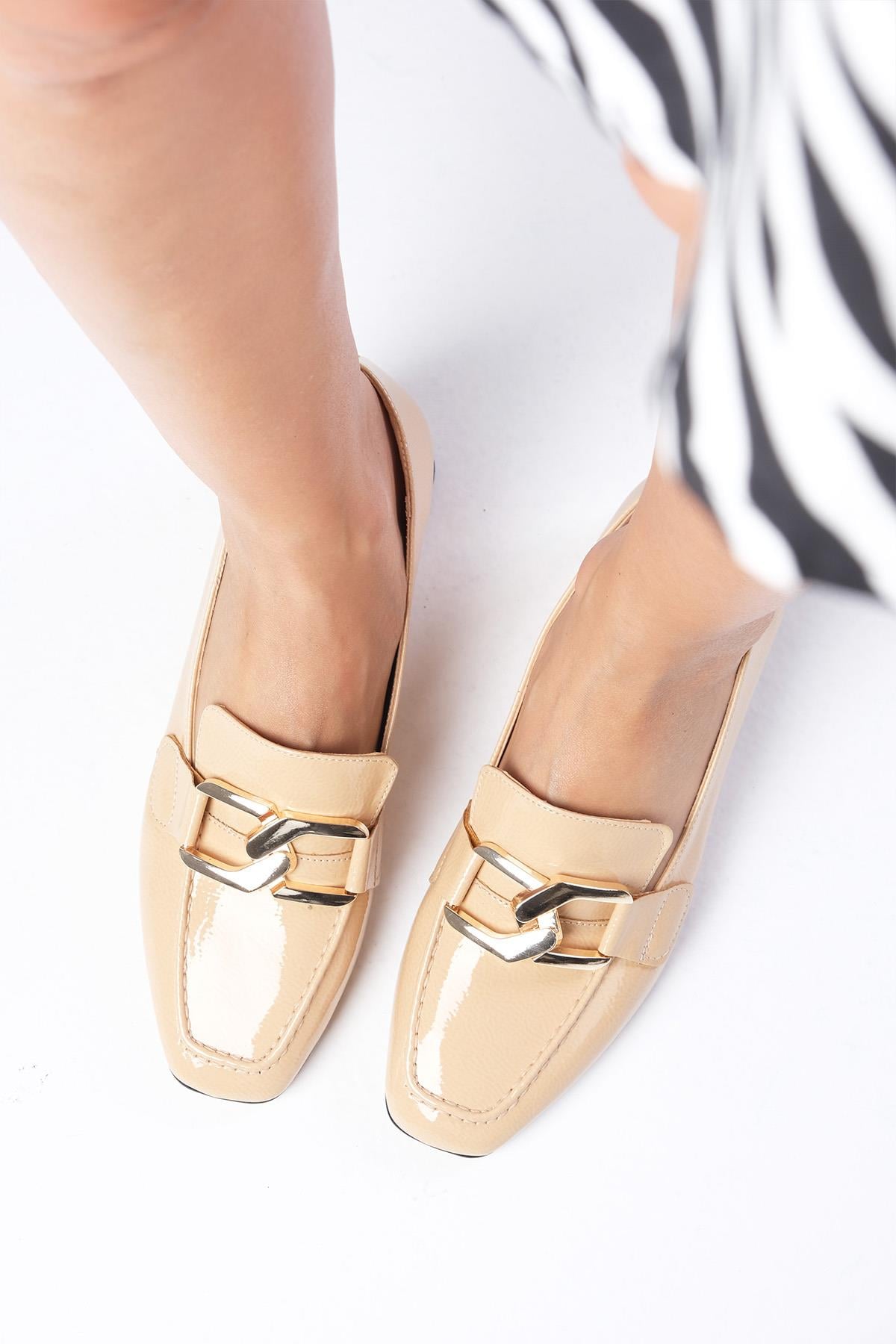 Carolyn Nude Patent Leather Short Heels