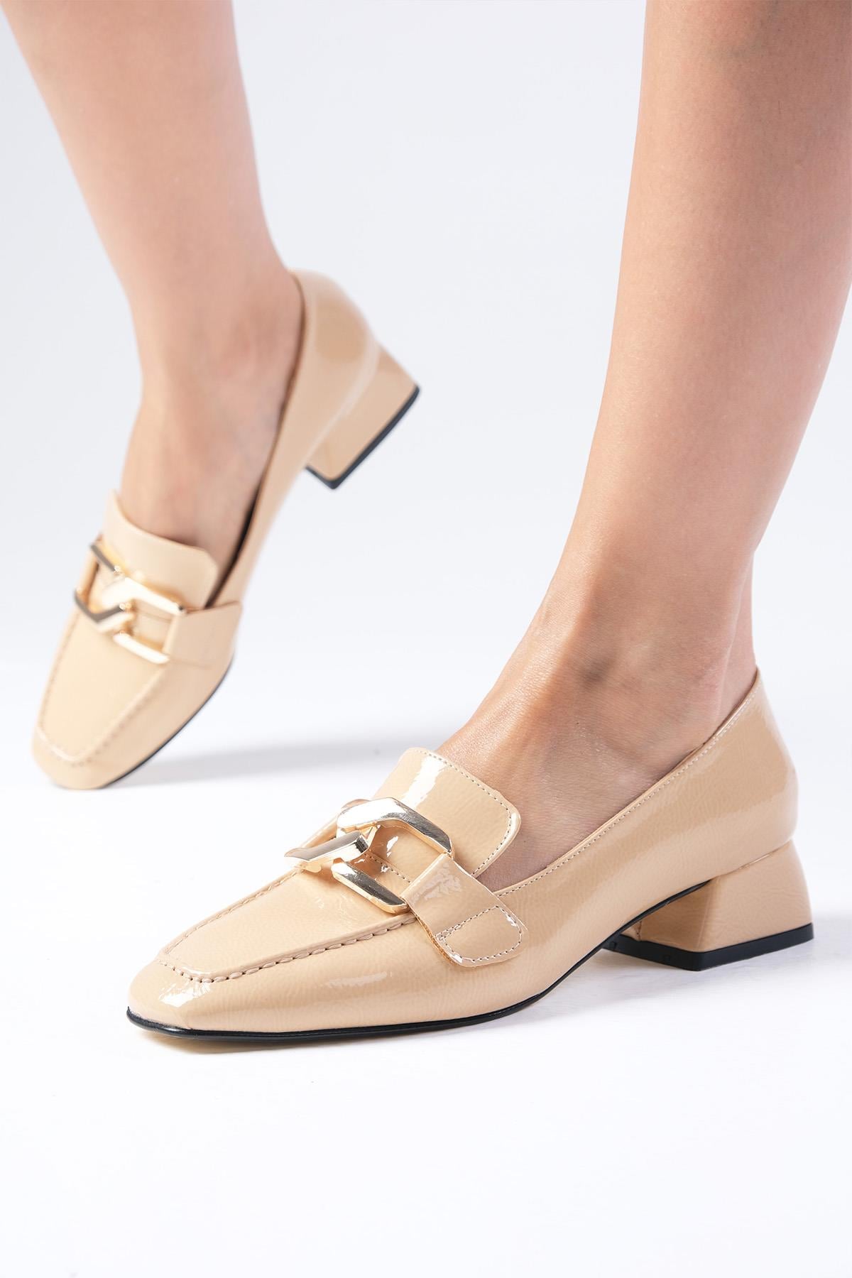 Carolyn Nude Patent Leather Short Heels