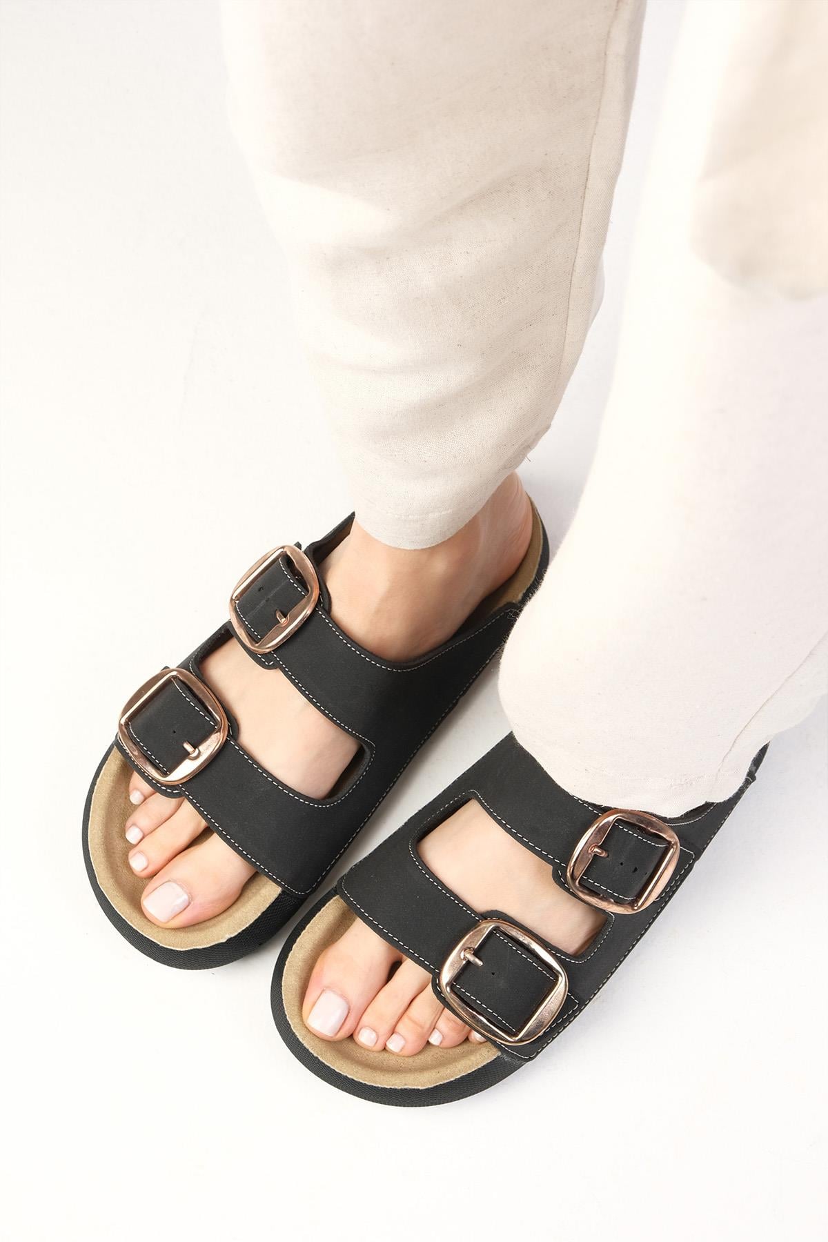 Celia Siyah Renk Çift Bantlı Terlik