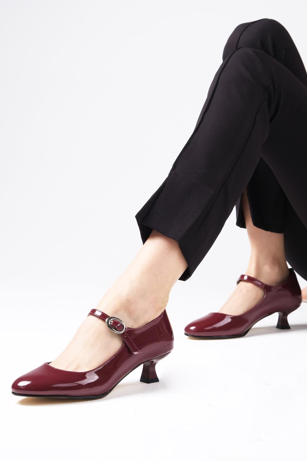 Gabriela Burgundy Color Short Heels