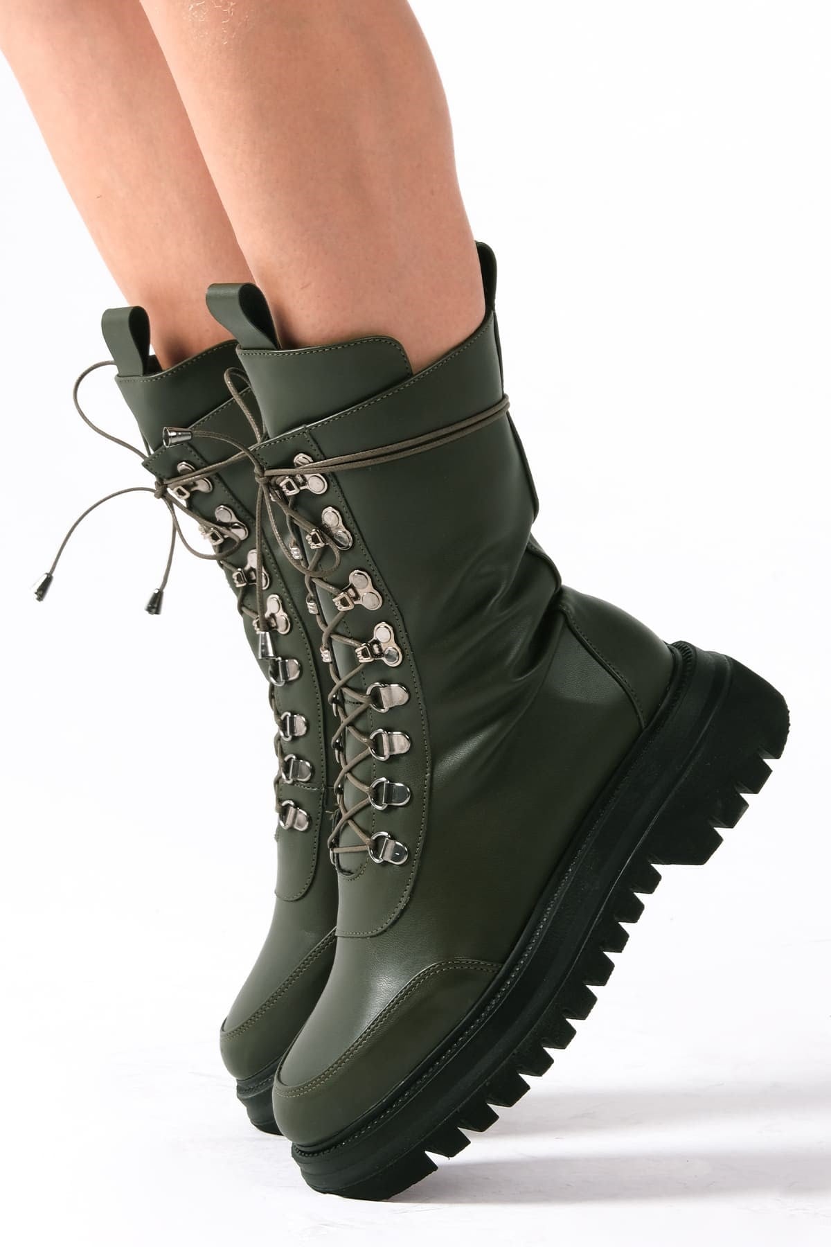 Janice Yeşil Kalın Tabanlı Postal Bot