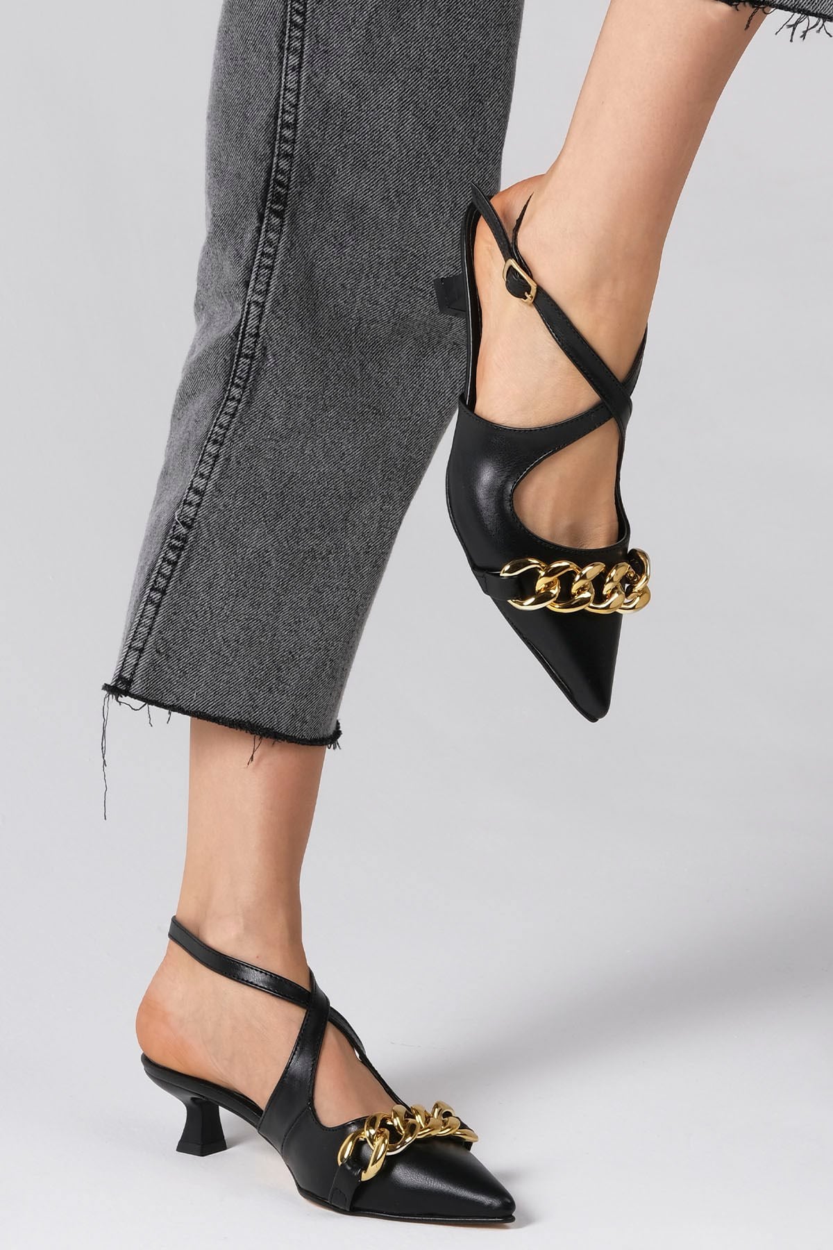 Jenifer Black Color Mini Heels