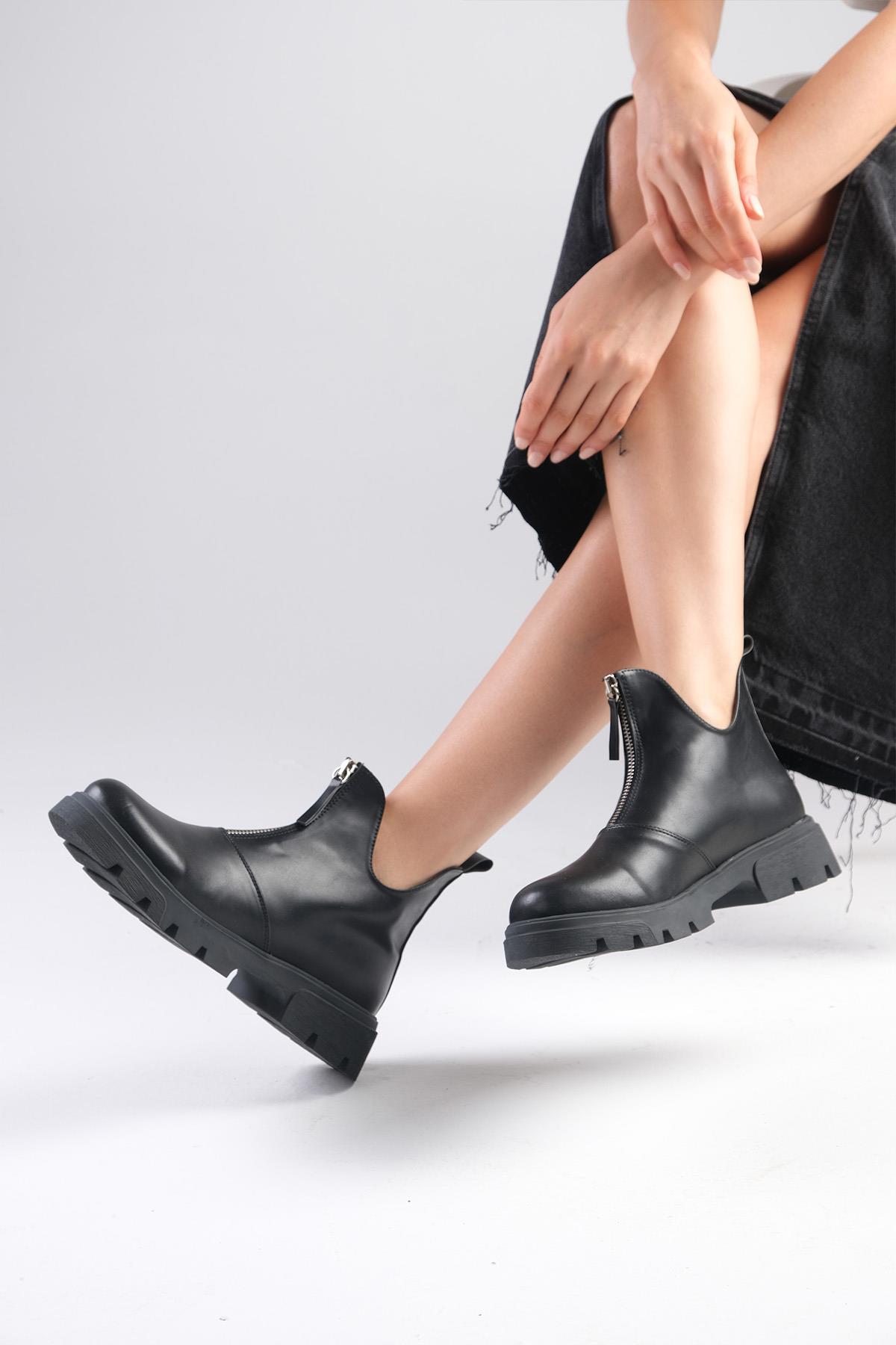 Jill Siyah Renk Kalın Tabanlı Bot