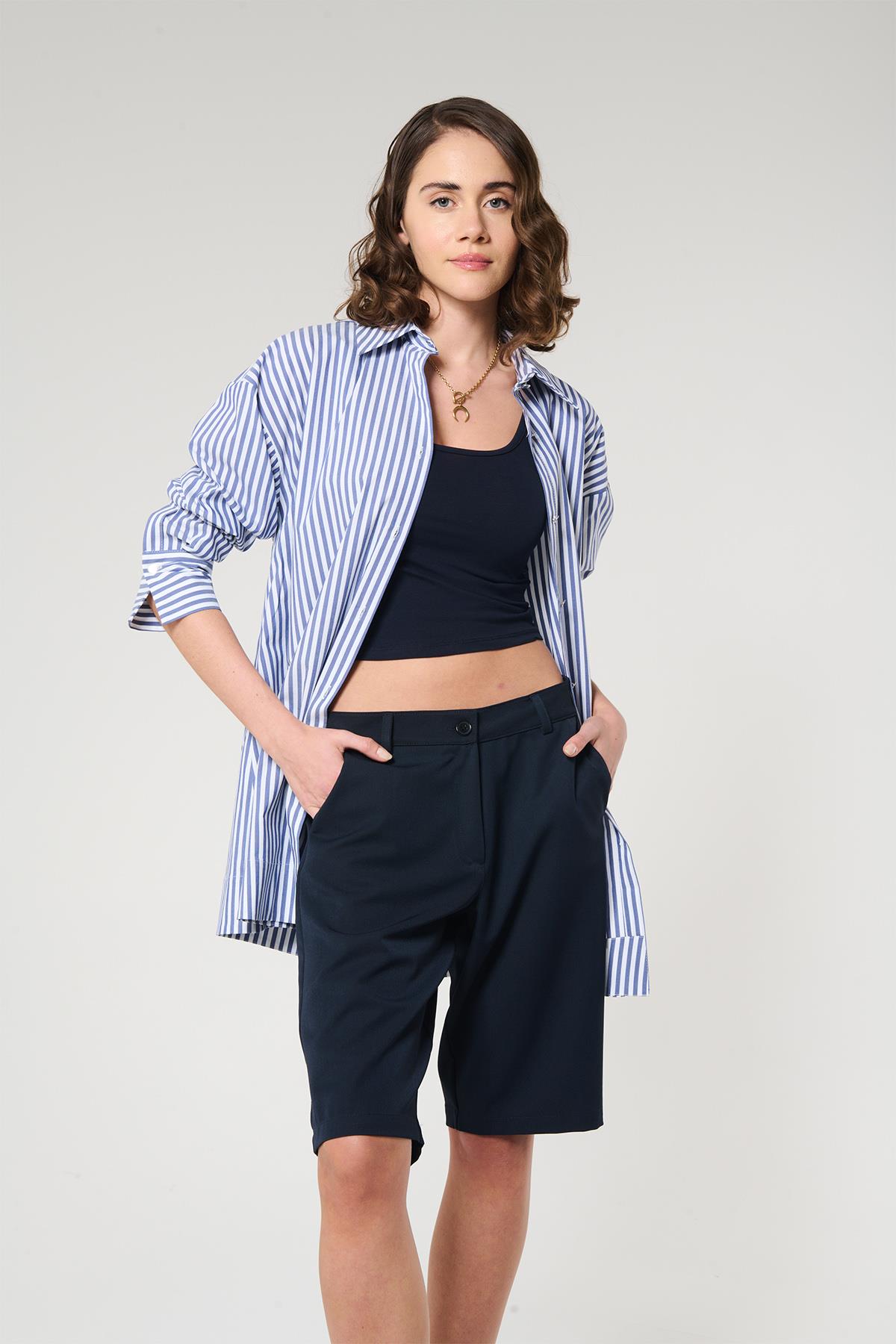 Lacivert Renk Bermuda