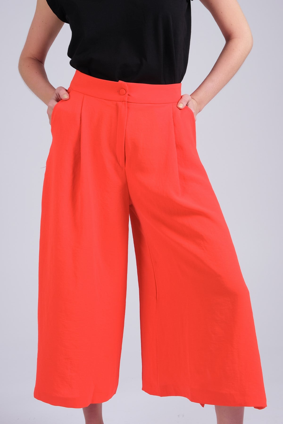 Turuncu Renk Yanları Yırtmaçlı Kadın Pantalon