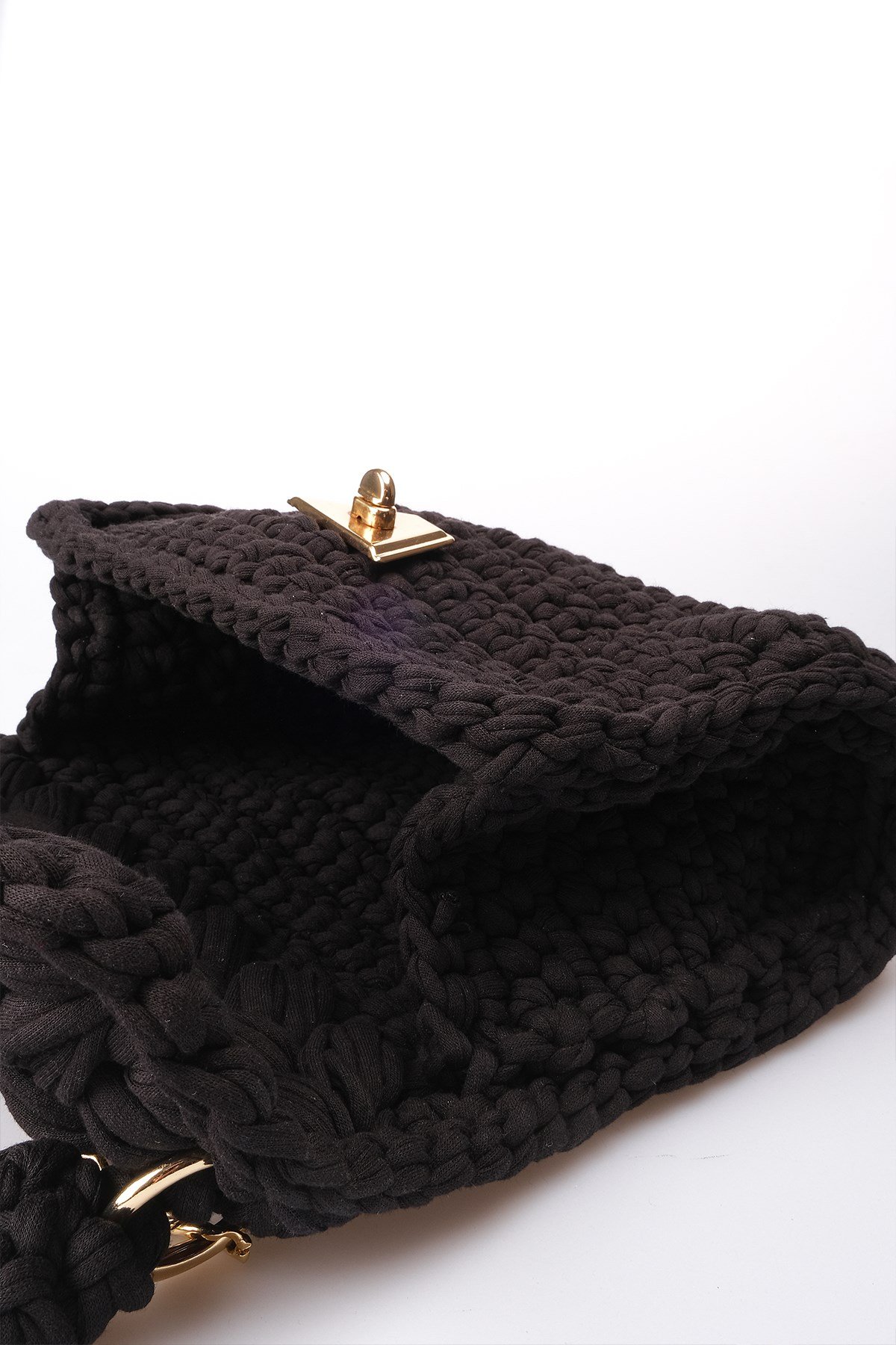  Siyah Renk Örgü El Yapımı Özel Tasarım Zincirli El ve Omuz Kadın Çanta 