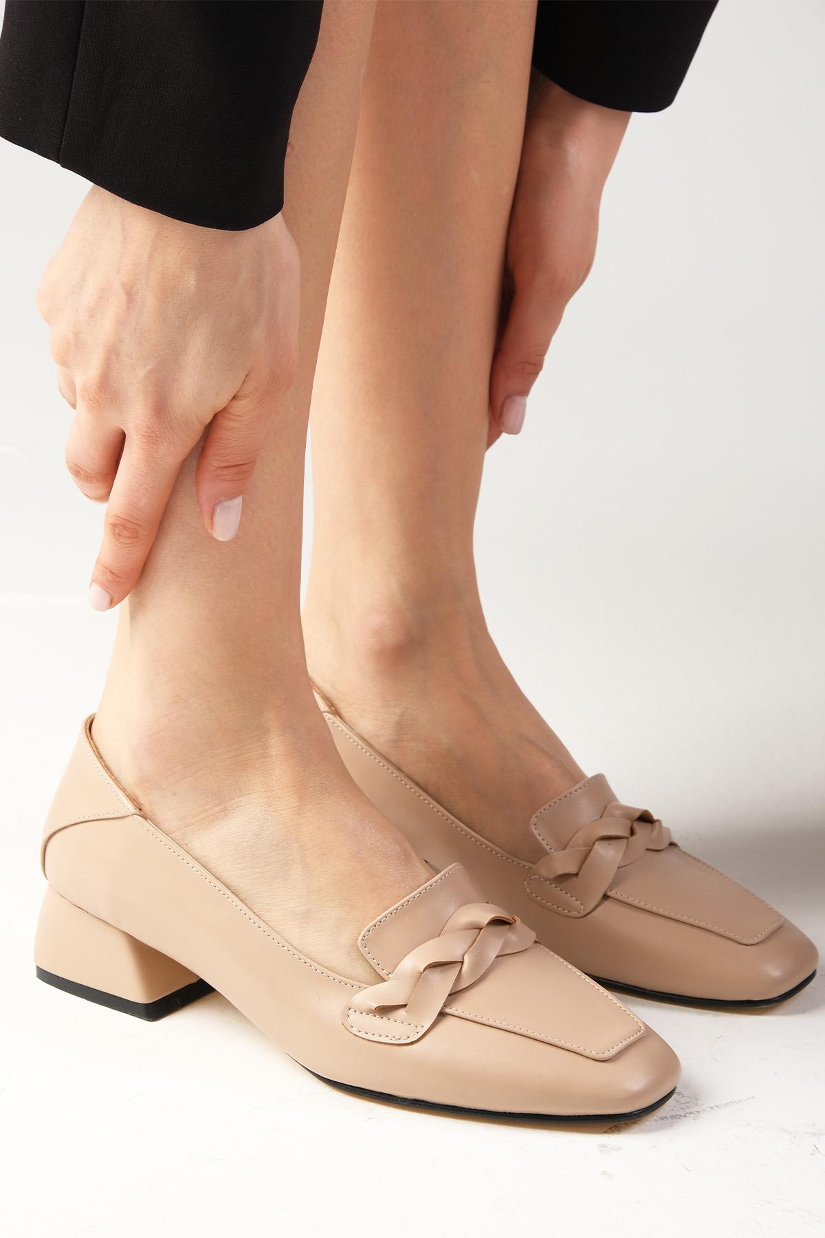 Abriana Ten Rengi Kısa Topuklu Ayakkabı