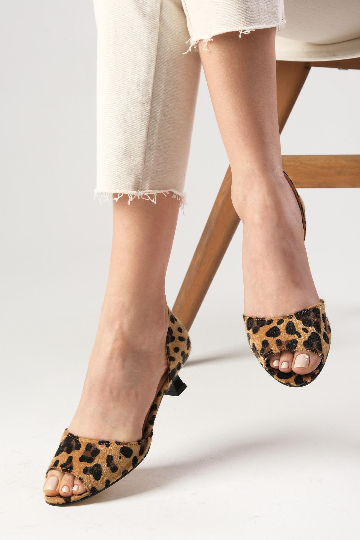 Adrian Leopar Desenli Kısa Topuklu Ayakkabı