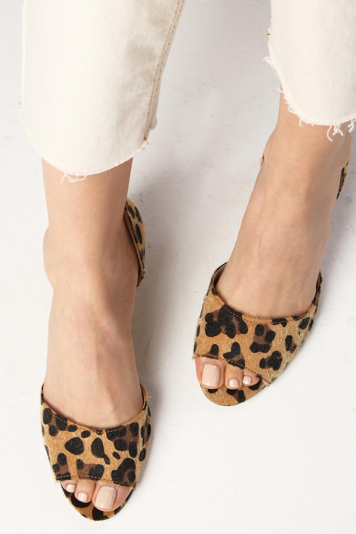 Adrian Leopar Desenli Kısa Topuklu Ayakkabı