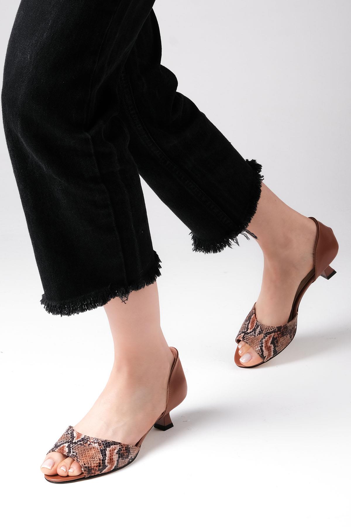 Adrian Taba Renk Kısa Topuklu Ayakkabı