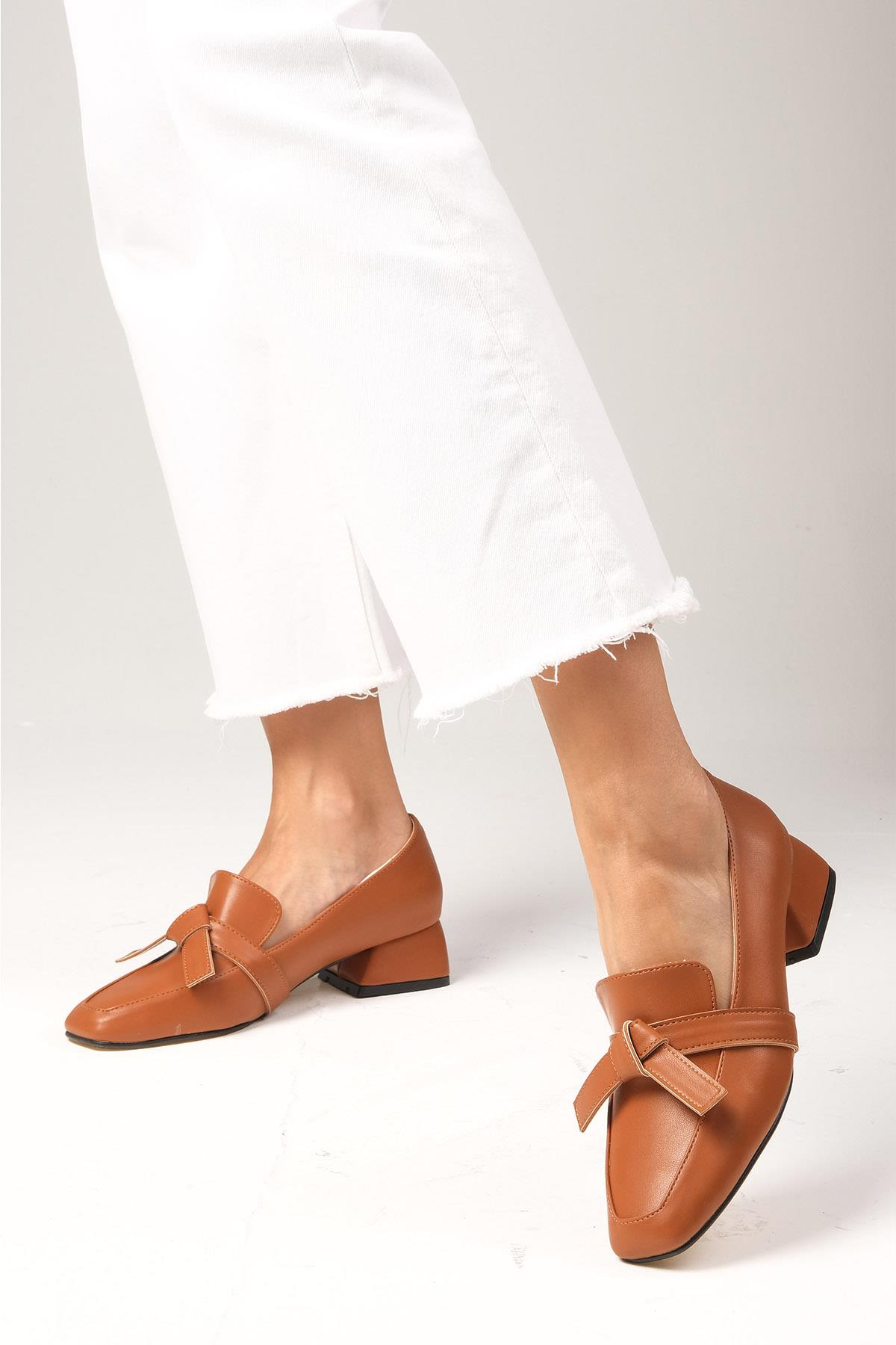 Agatha Taba Renk Kısa Topuklu Ayakkabı