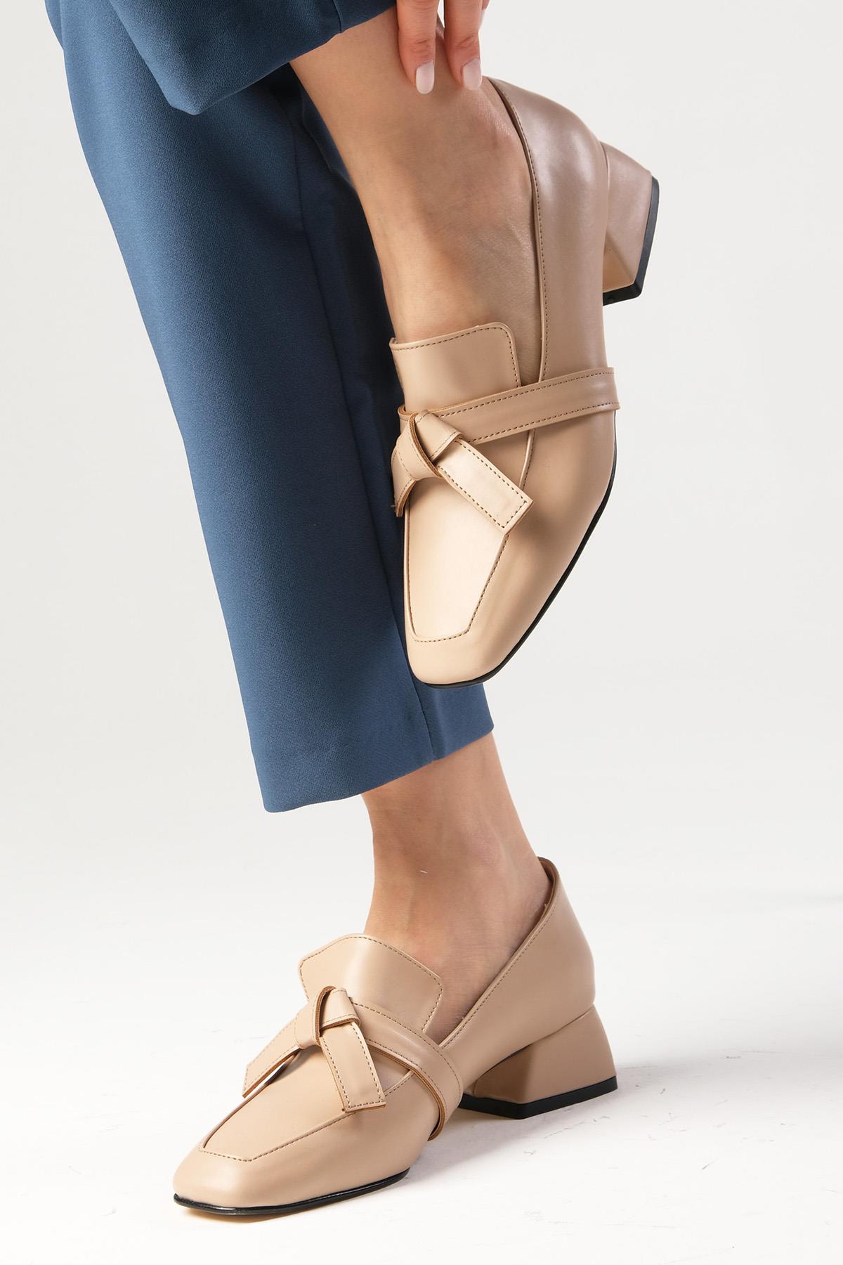 Agatha Ten Rengi Kısa Topuklu Ayakkabı