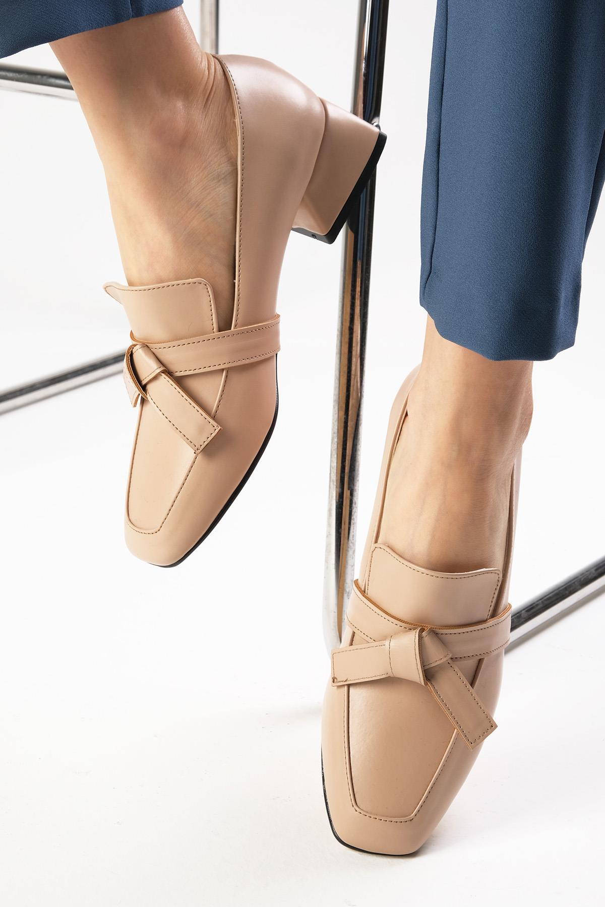 Agatha Ten Rengi Kısa Topuklu Ayakkabı