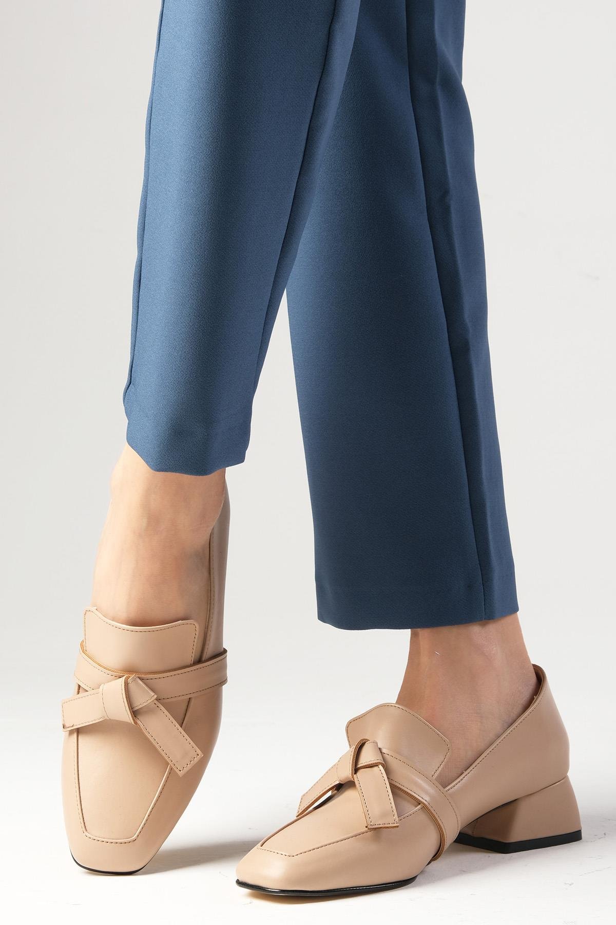 Agatha Ten Rengi Kısa Topuklu Ayakkabı