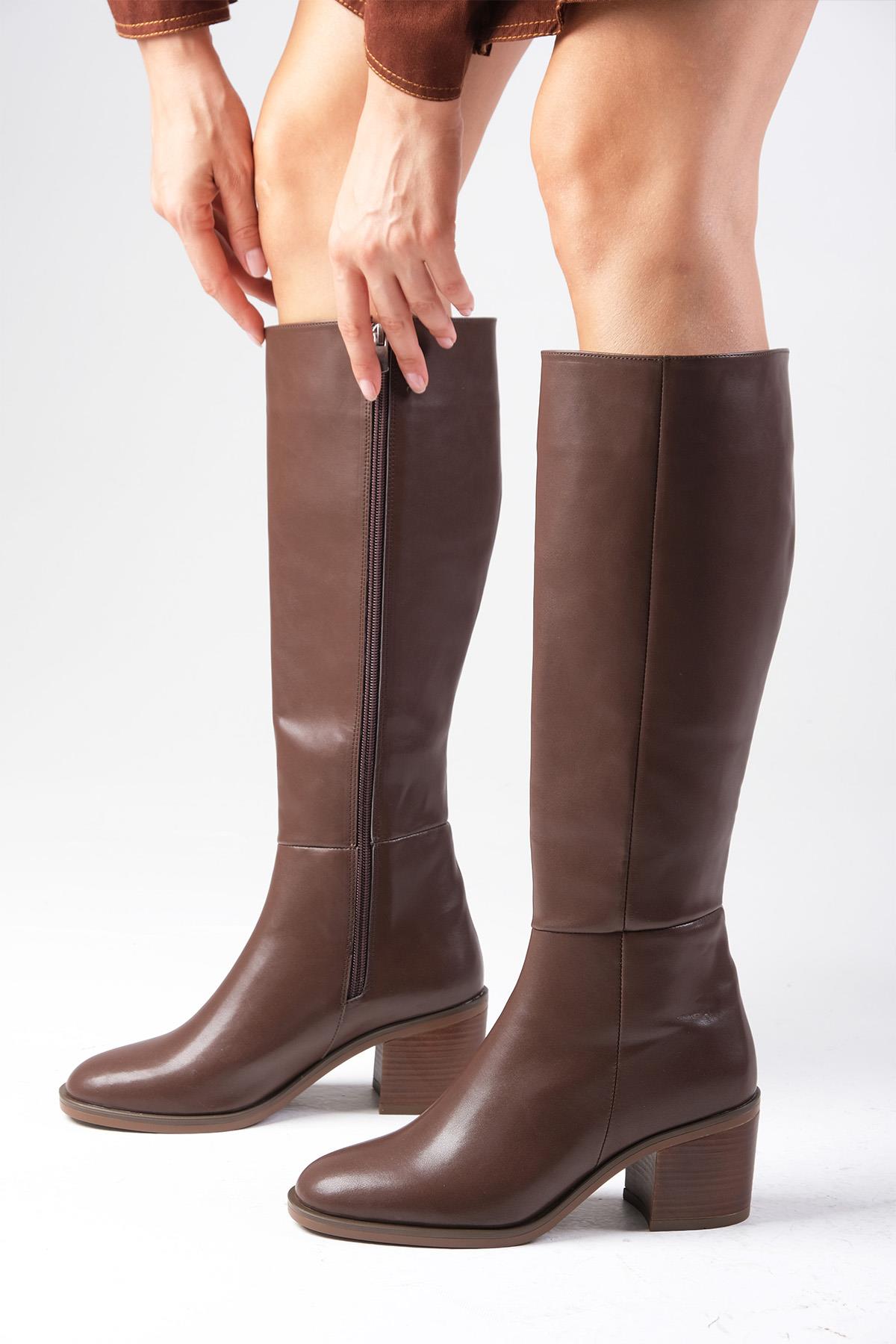 Albertine Kahve Renk Kalın Topuklu Fermuarlı Çizme