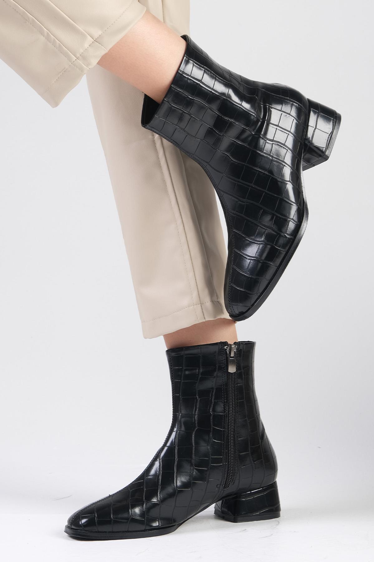 Alexia Siyah Renk Krokodil Desenli Bot