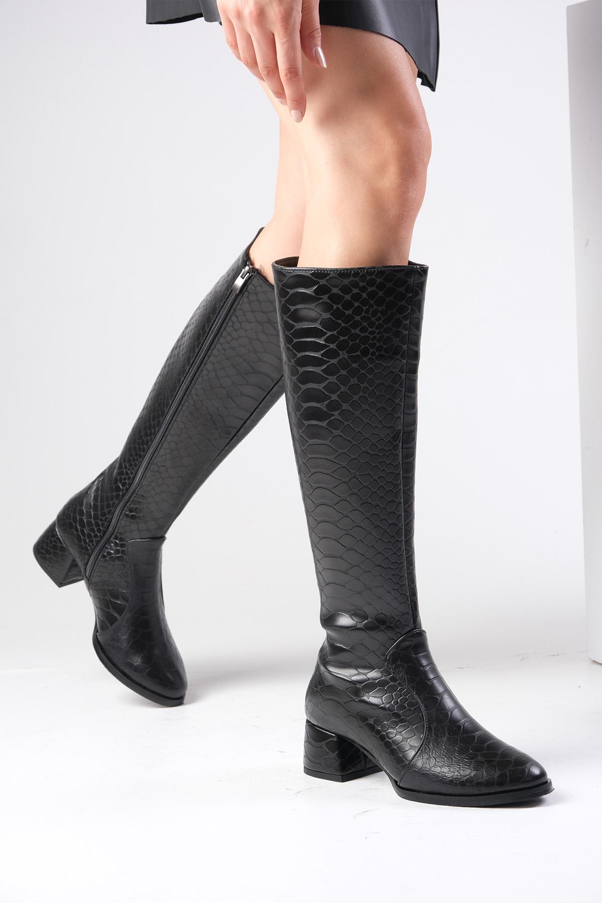 Alice Siyah Renk Krokodil Desenli Oval Burun Fermuarlı Çizme
