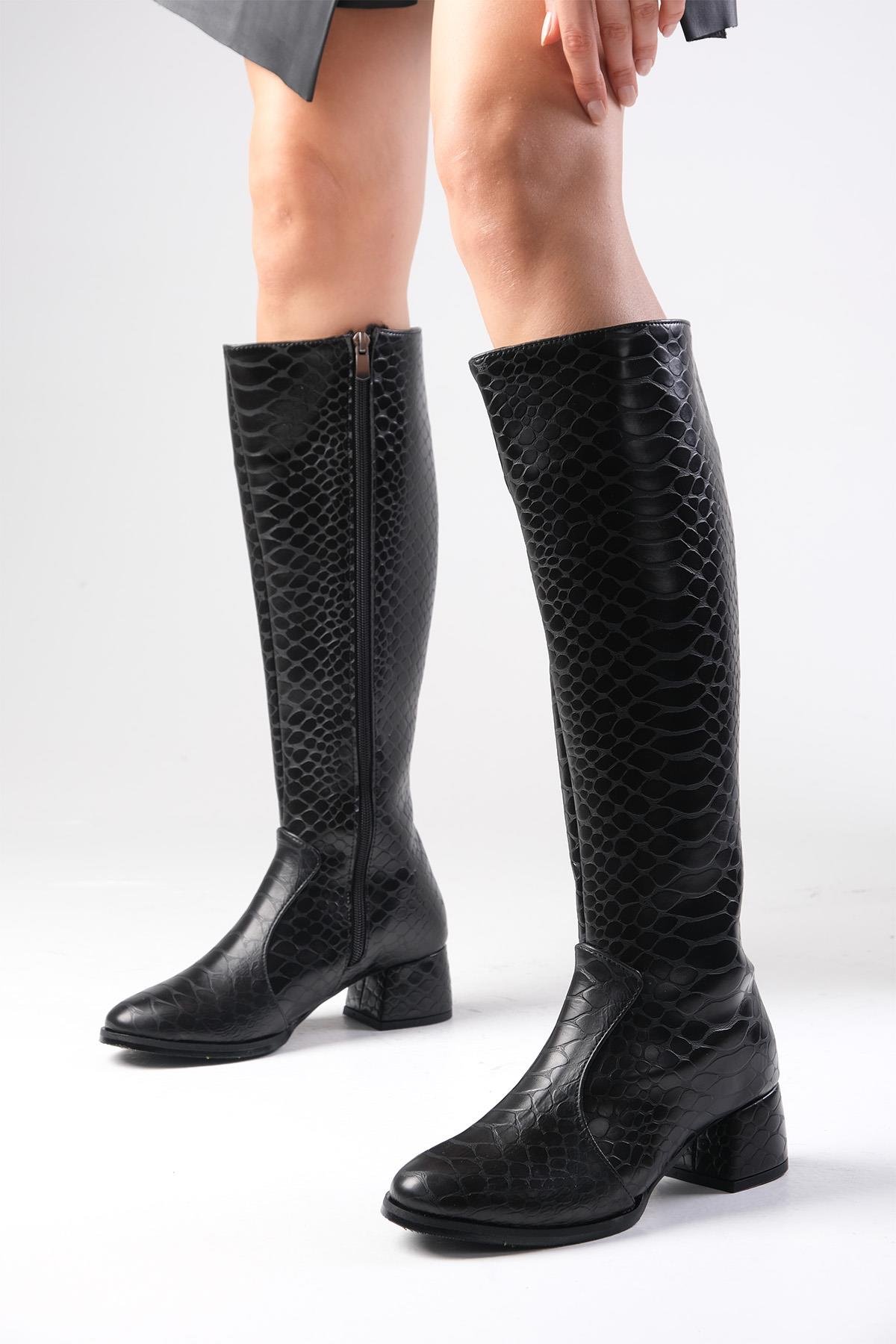 Alice Siyah Renk Krokodil Desenli Oval Burun Fermuarlı Çizme
