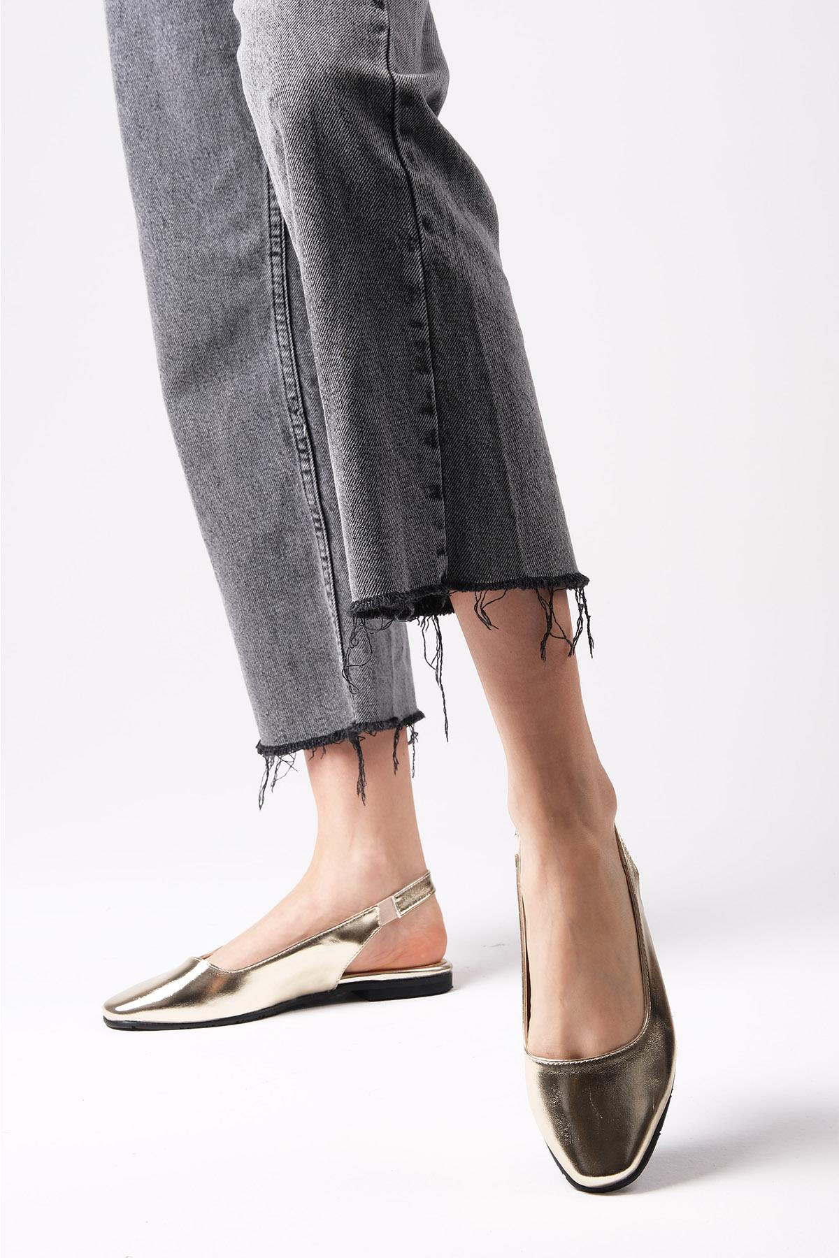 Ally Altın Renk Küt Burun Babet