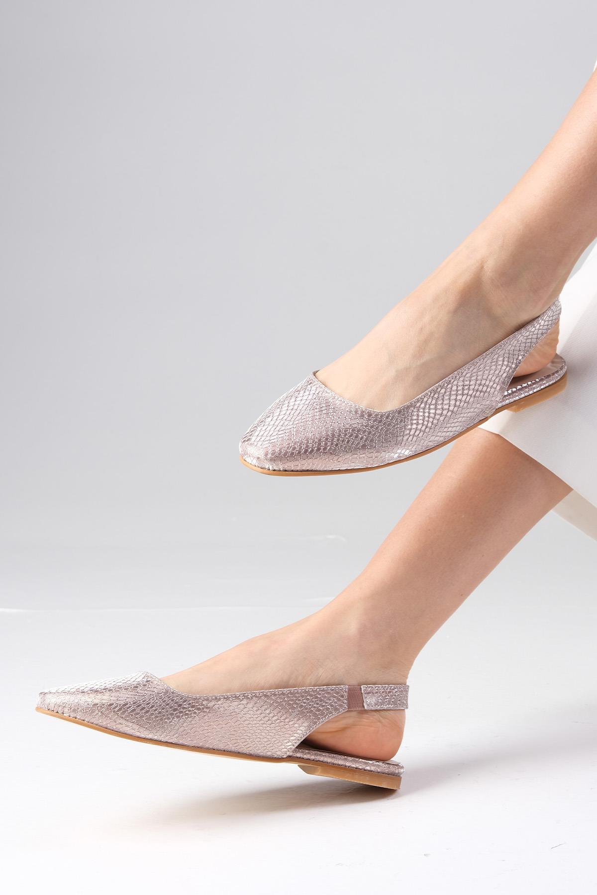 Ally Pudra Renk Yılan Derisi Desenli Küt Burun Babet