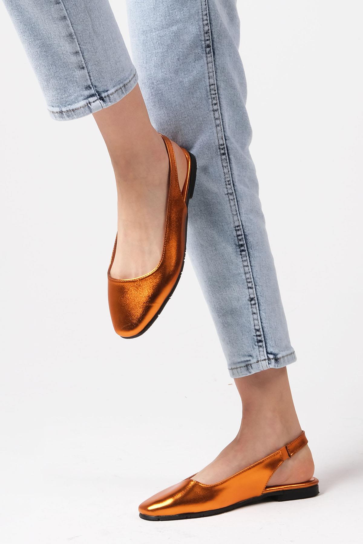 Ally Turuncu Renk Küt Burun Babet