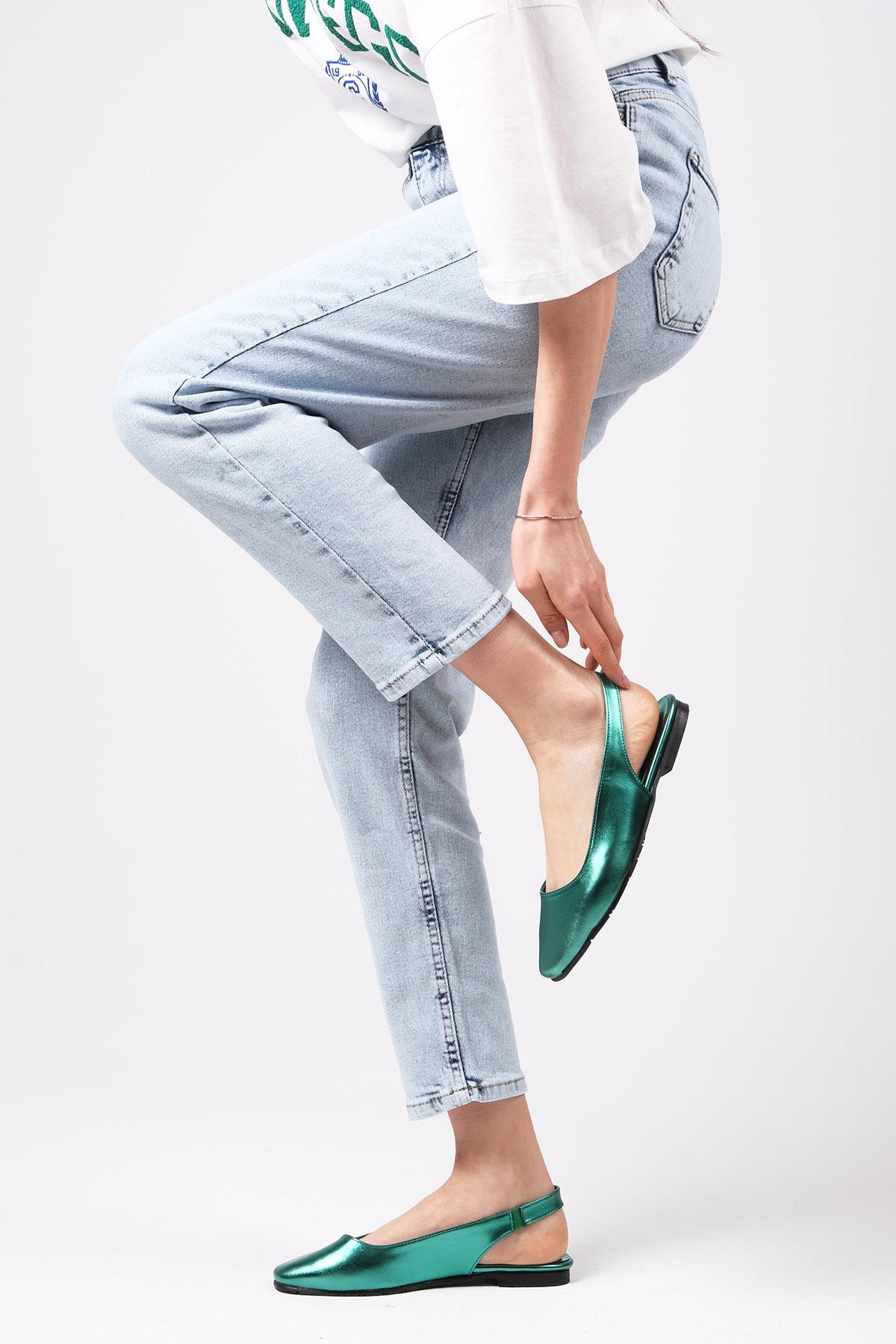 Ally Yeşil Renk Küt Burun Babet