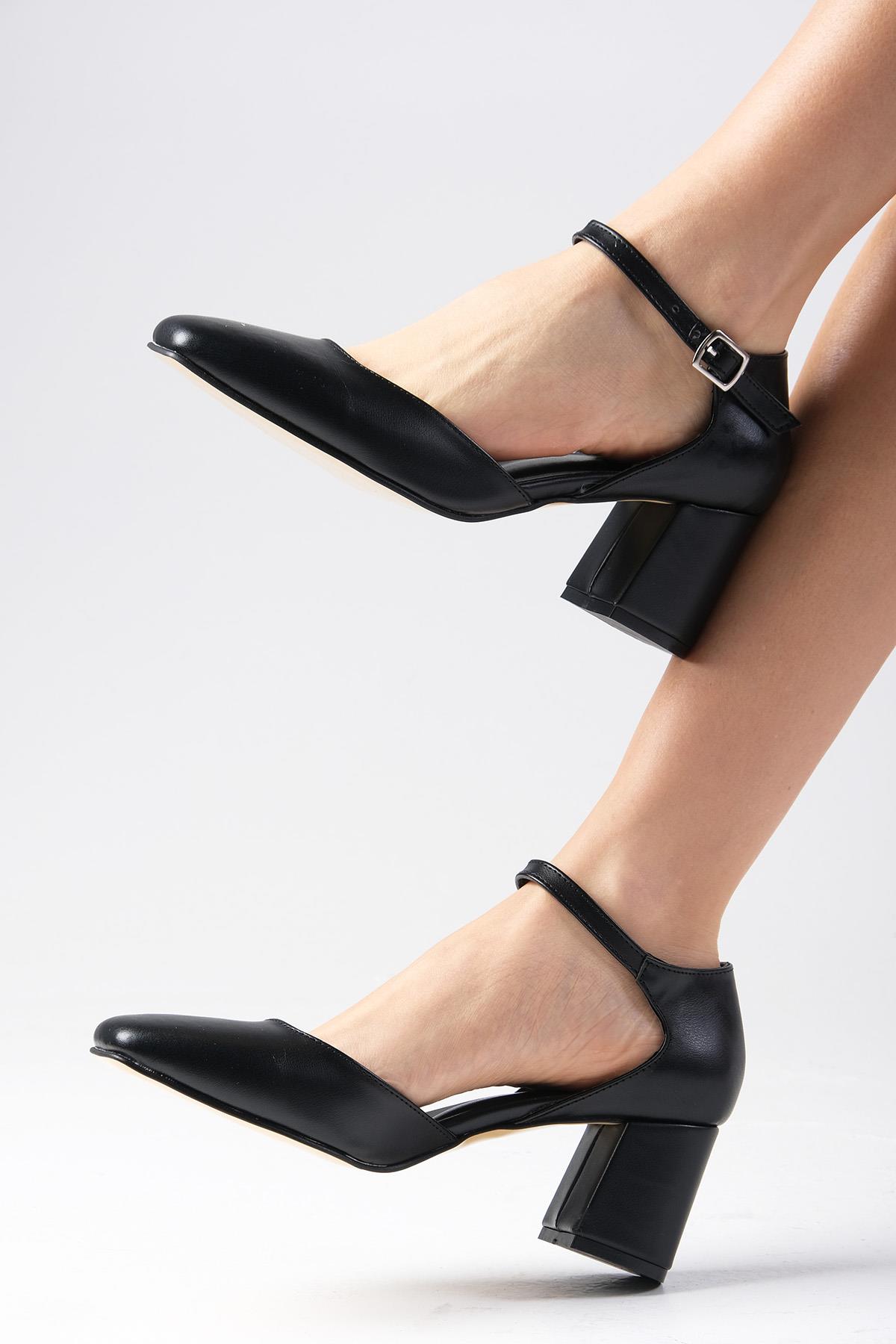 Anna Siyah Renk Küt Burunlu Topuklu Ayakkabı