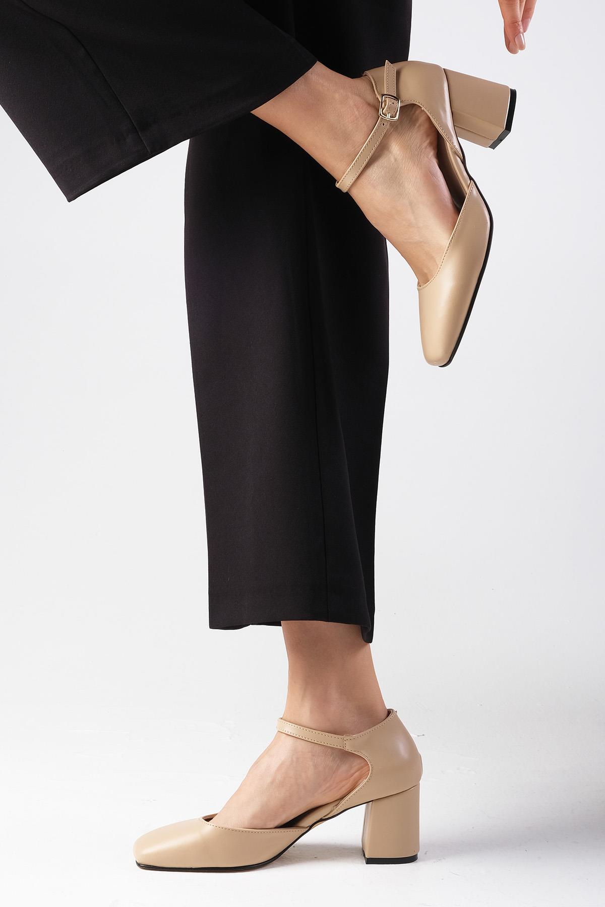 Anna Ten Rengi Küt Burunlu Topuklu Ayakkabı