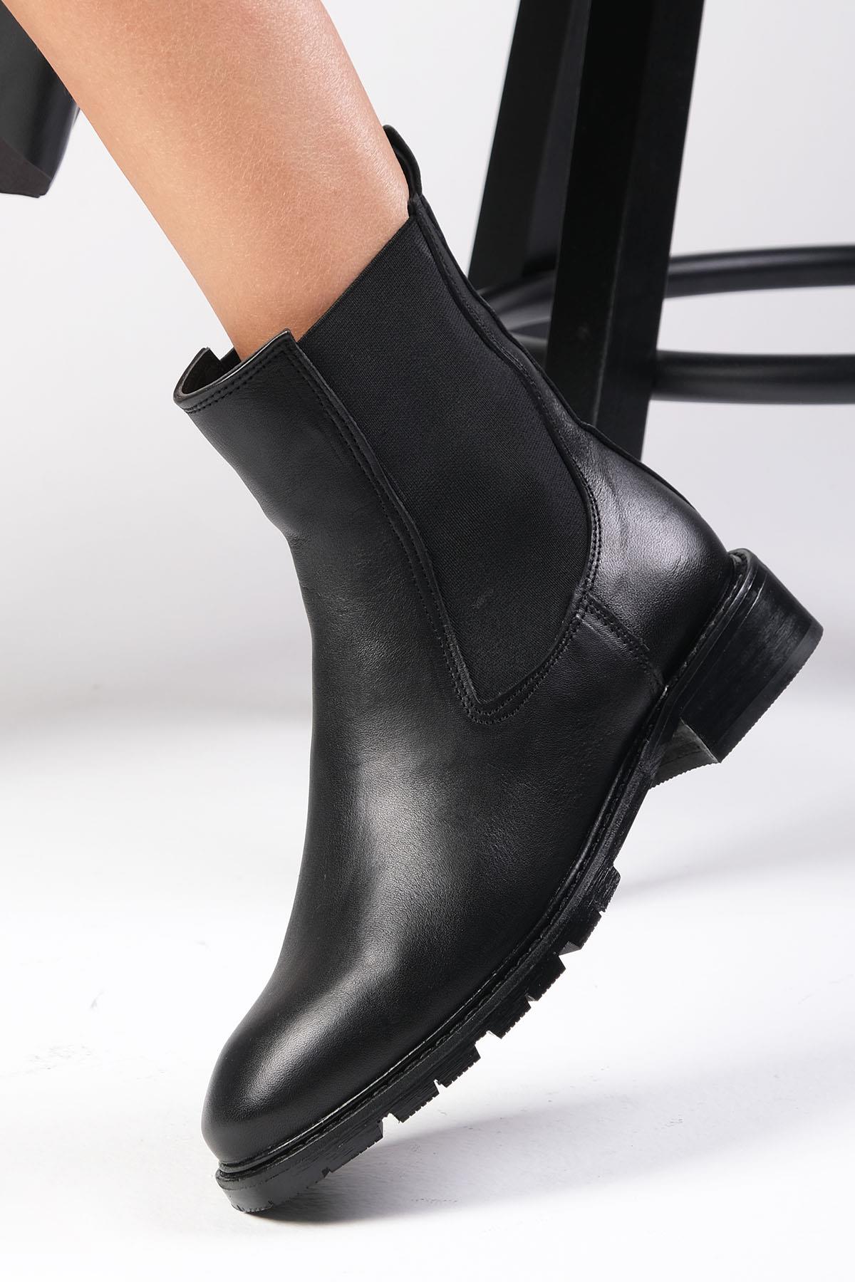 Ario Oval Burun Siyah Renk Lastikli Bot